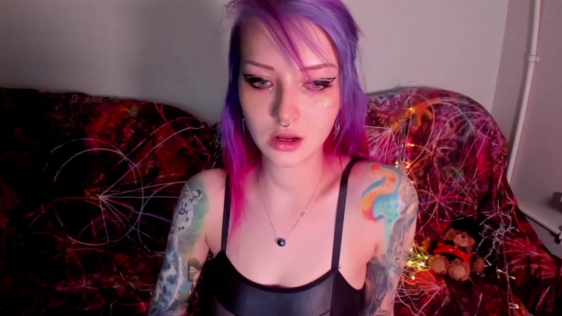 Gallery image thumbnail from LoreLaye1's myfreecams stream on, 11/23/2022, 08:10 image 8 of 20