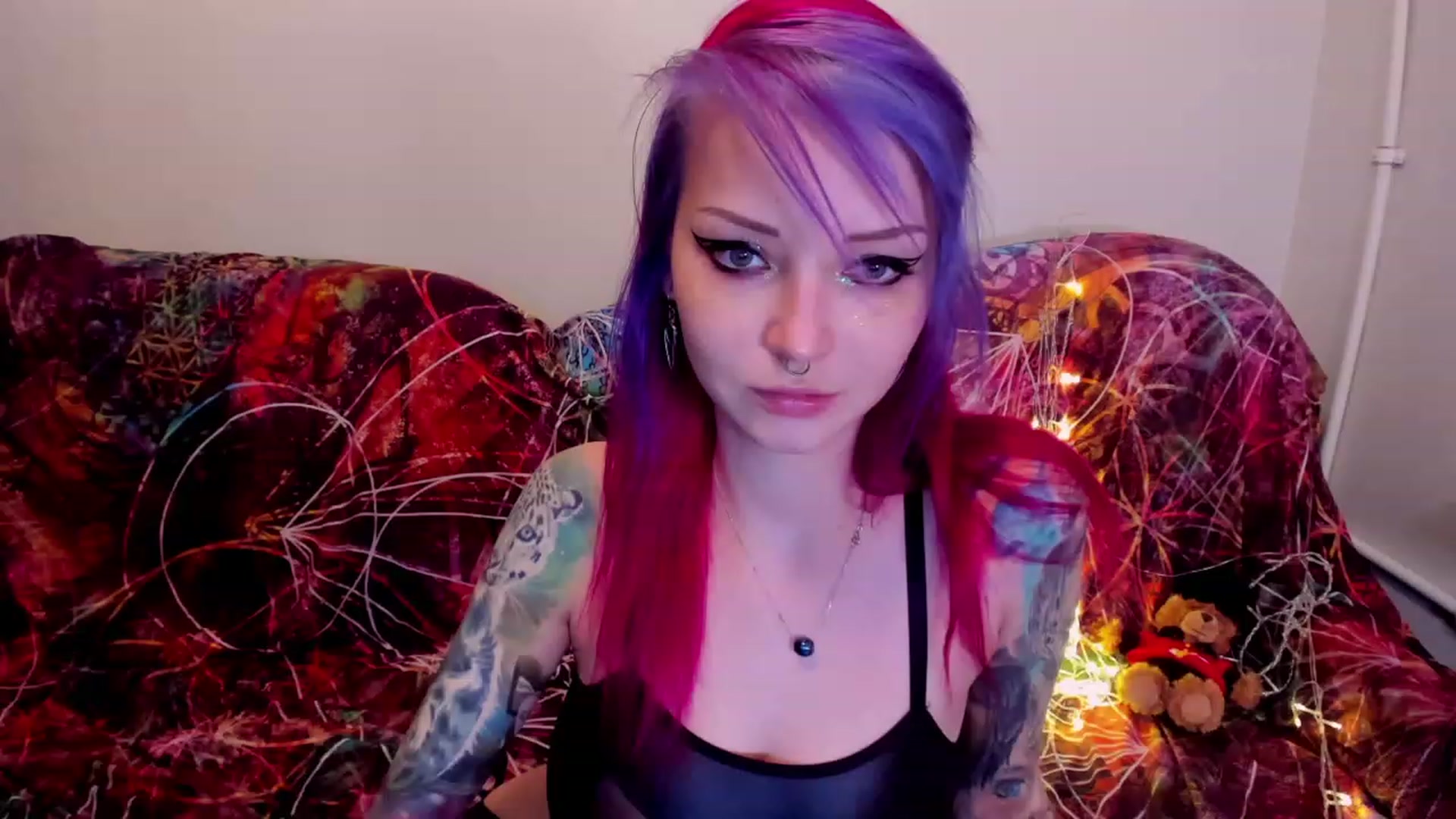 Gallery image thumbnail from LoreLaye1's myfreecams stream on, 11/23/2022, 08:10 image 19 of 20