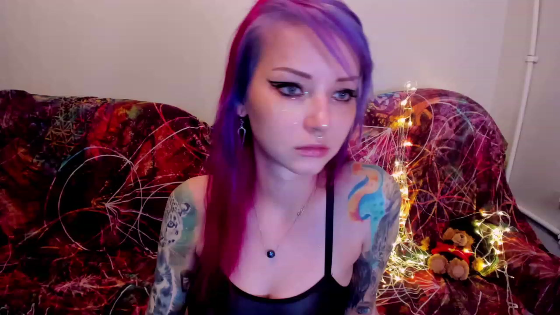 Gallery image thumbnail from LoreLaye1's myfreecams stream on, 11/23/2022, 08:10 image 12 of 20