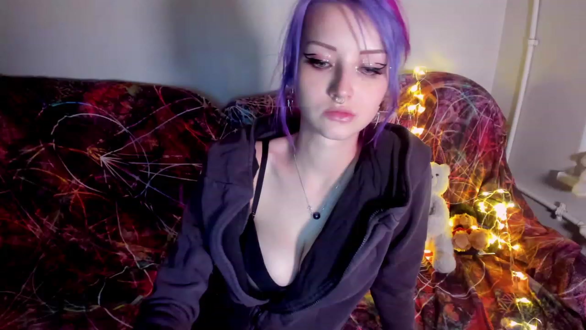 Gallery image thumbnail from LoreLaye1's myfreecams stream on, 11/23/2022, 17:12 image 18 of 20