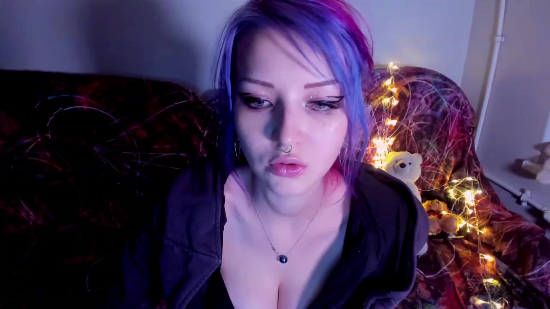 Gallery image thumbnail from LoreLaye1's myfreecams stream on, 11/23/2022, 17:12 image 15 of 20