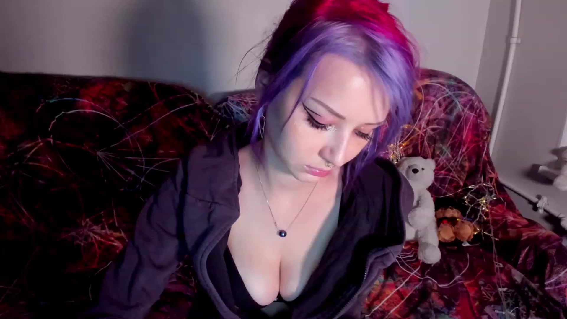 Gallery image thumbnail from LoreLaye1's myfreecams stream on, 11/23/2022, 17:12 image 16 of 20