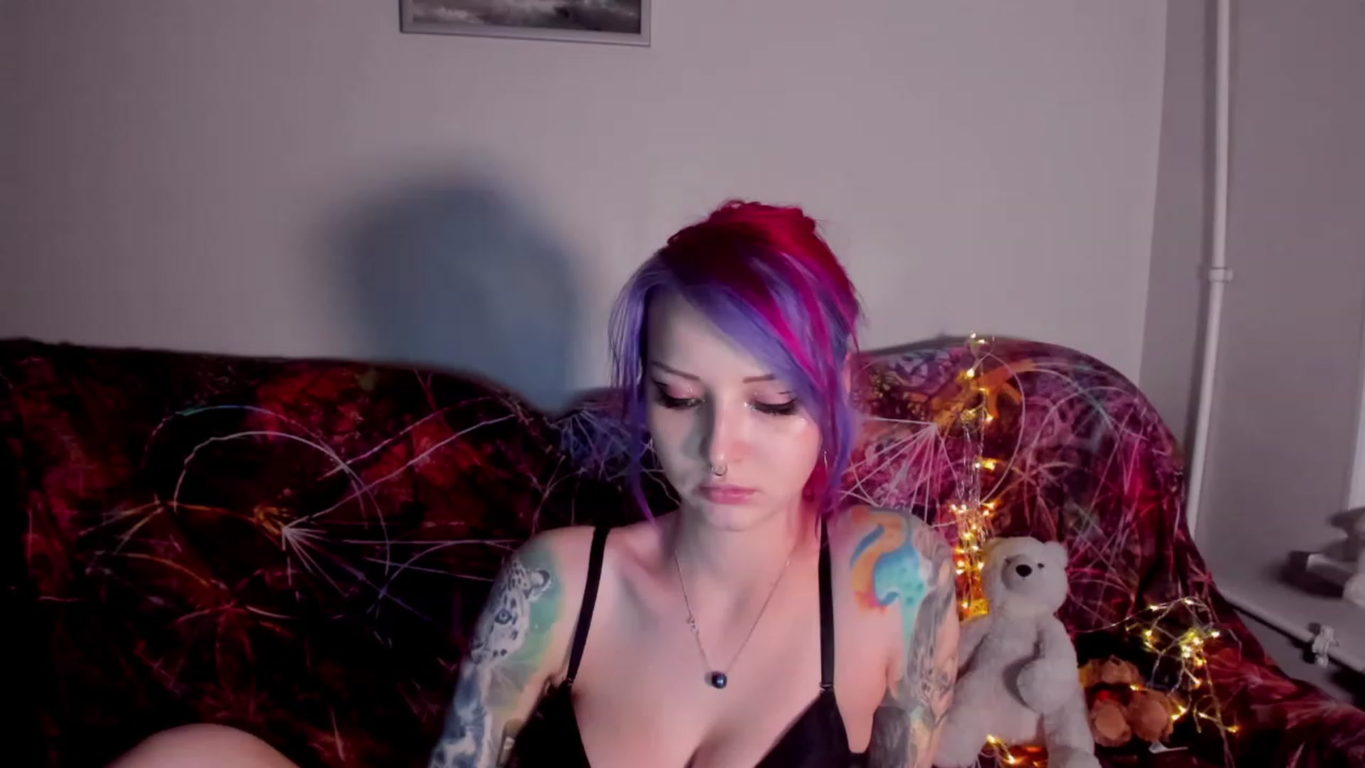Gallery image thumbnail from LoreLaye1's myfreecams stream on, 11/23/2022, 18:09 image 14 of 20