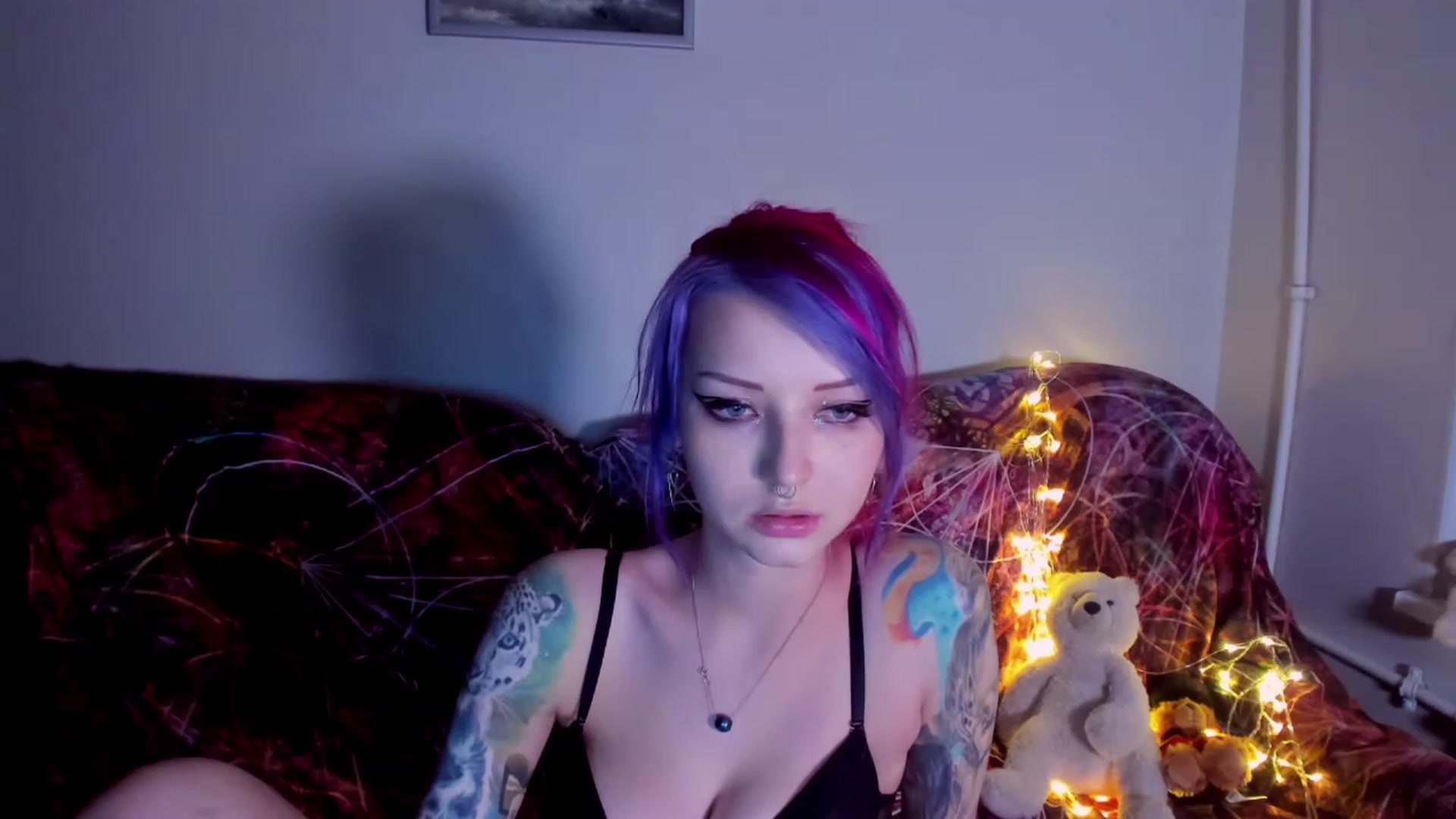 Gallery image thumbnail from LoreLaye1's myfreecams stream on, 11/23/2022, 18:09 image 9 of 20