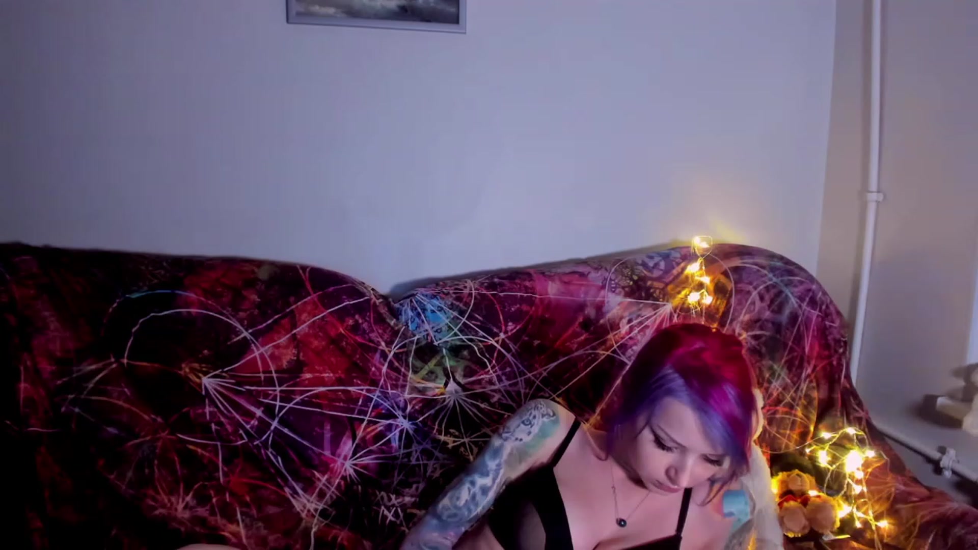 Gallery image thumbnail from LoreLaye1's myfreecams stream on, 11/23/2022, 18:09 image 16 of 20