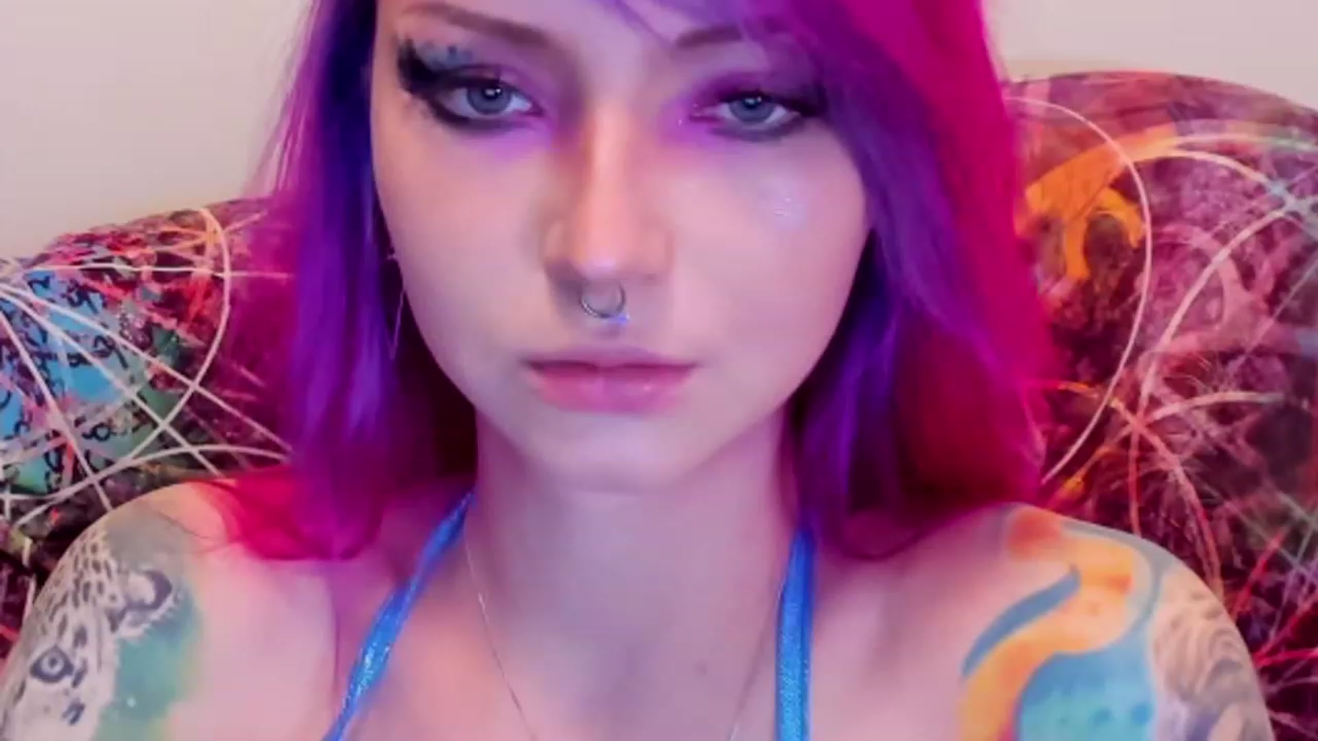 Gallery image thumbnail from LoreLaye1's myfreecams stream on, 11/25/2022, 14:12 image 4 of 20