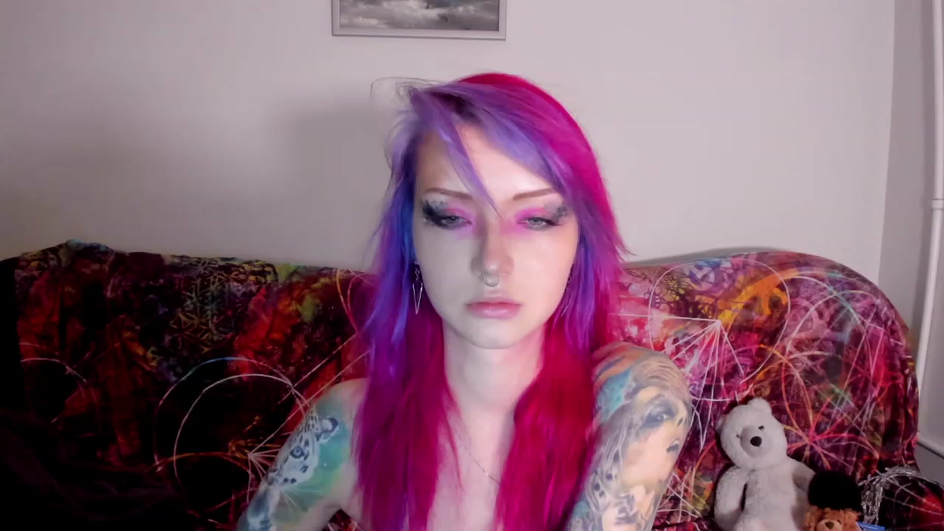 Gallery image thumbnail from LoreLaye1's myfreecams stream on, 11/25/2022, 15:23 image 18 of 20