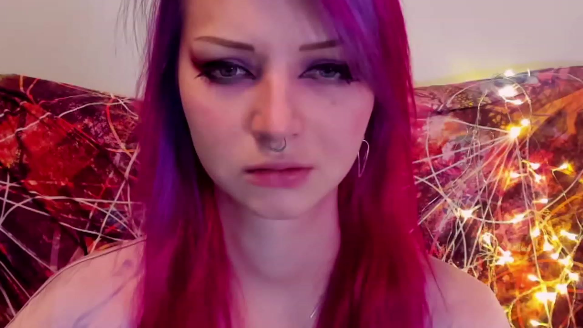 Gallery image thumbnail from LoreLaye1's myfreecams stream on, 11/26/2022, 14:36 image 14 of 20