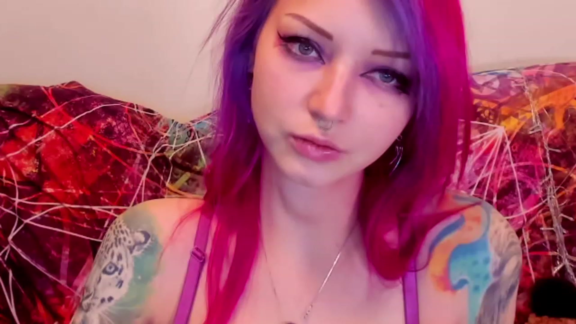 Gallery image thumbnail from LoreLaye1's myfreecams stream on, 11/26/2022, 21:37 image 1 of 20