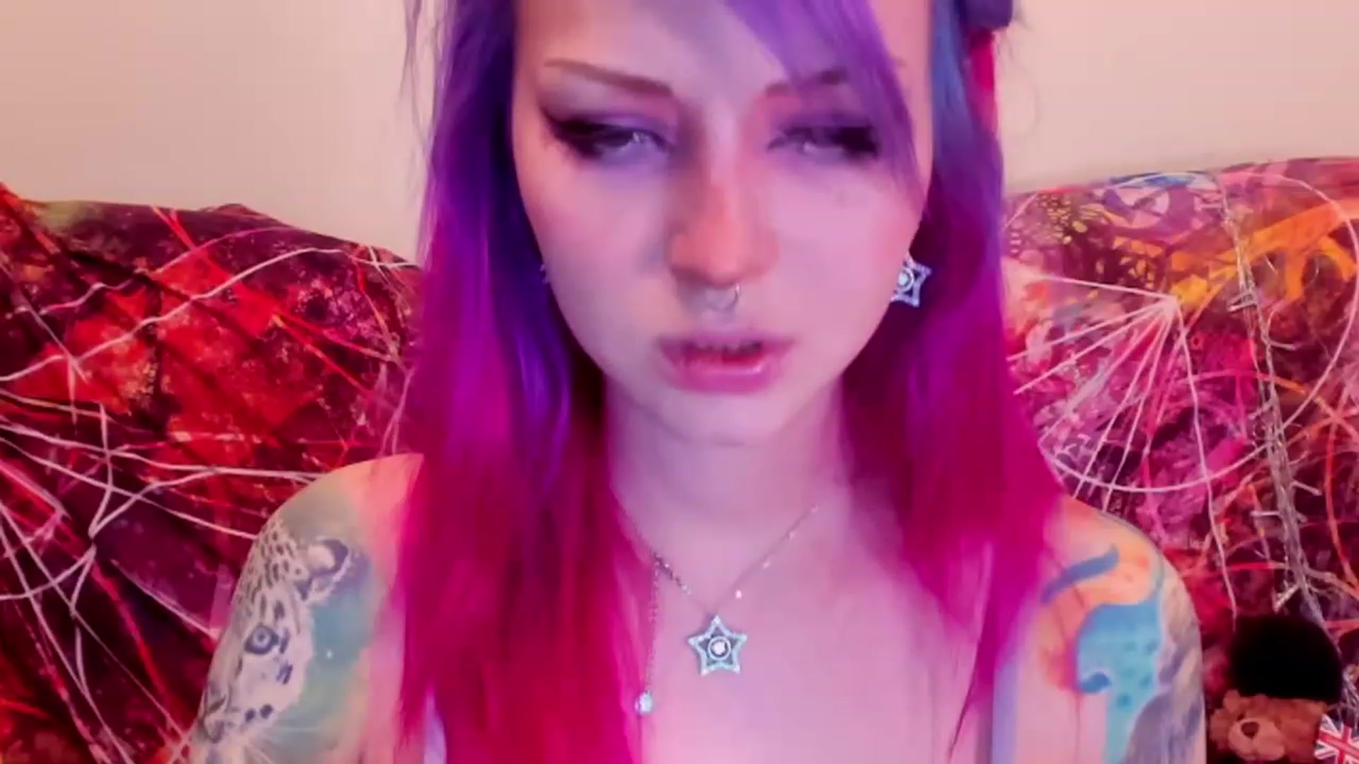 Gallery image thumbnail from LoreLaye1's myfreecams stream on, 11/26/2022, 22:35 image 16 of 20