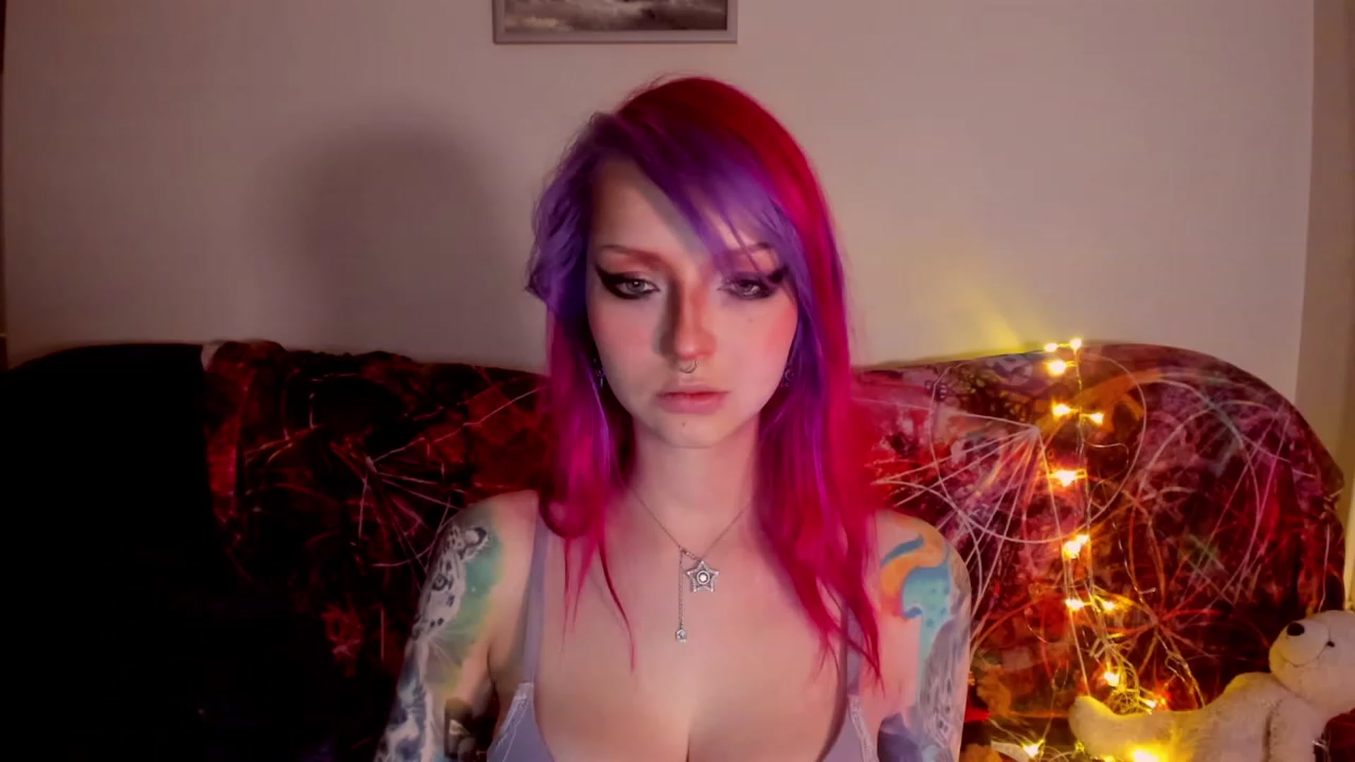 Gallery image thumbnail from LoreLaye1's myfreecams stream on, 11/27/2022, 01:00 image 12 of 20
