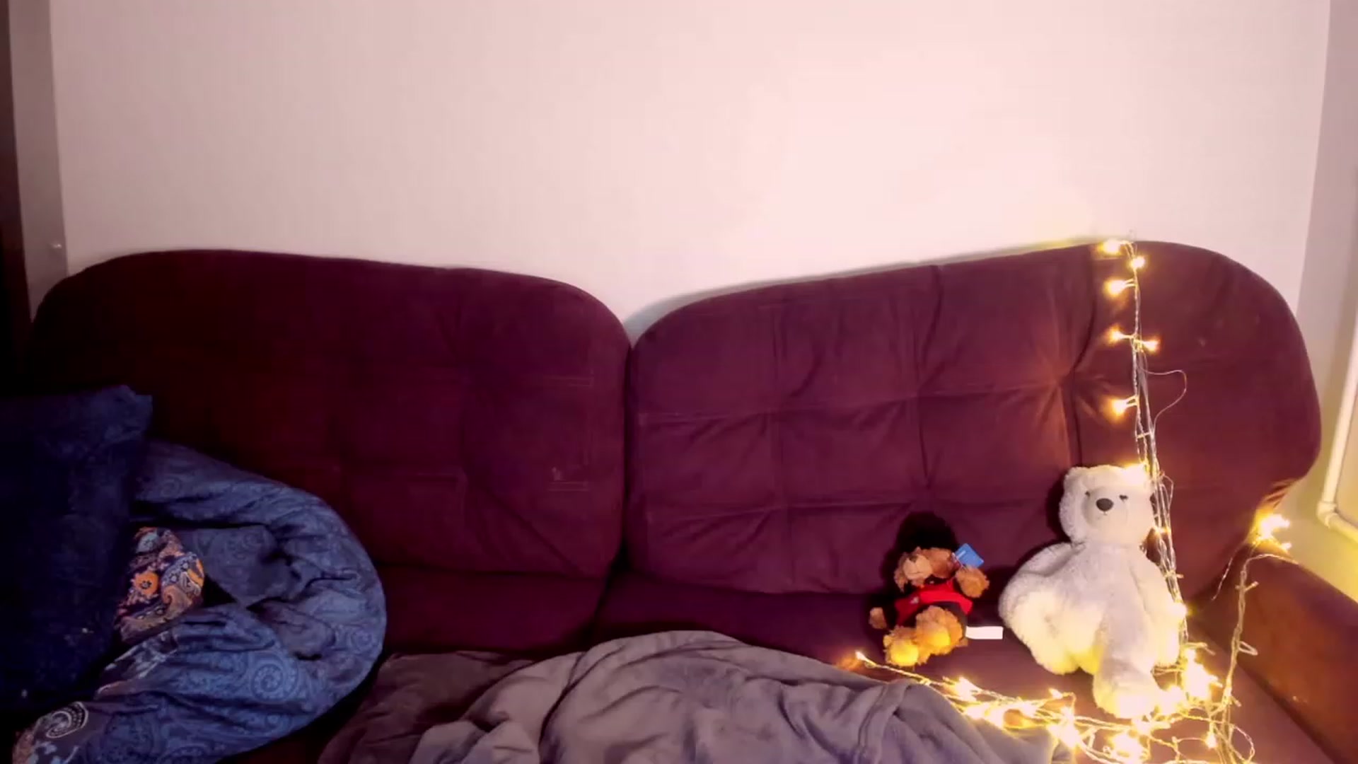 Gallery image thumbnail from LoreLaye1's myfreecams stream on, 11/27/2022, 02:28 image 17 of 20