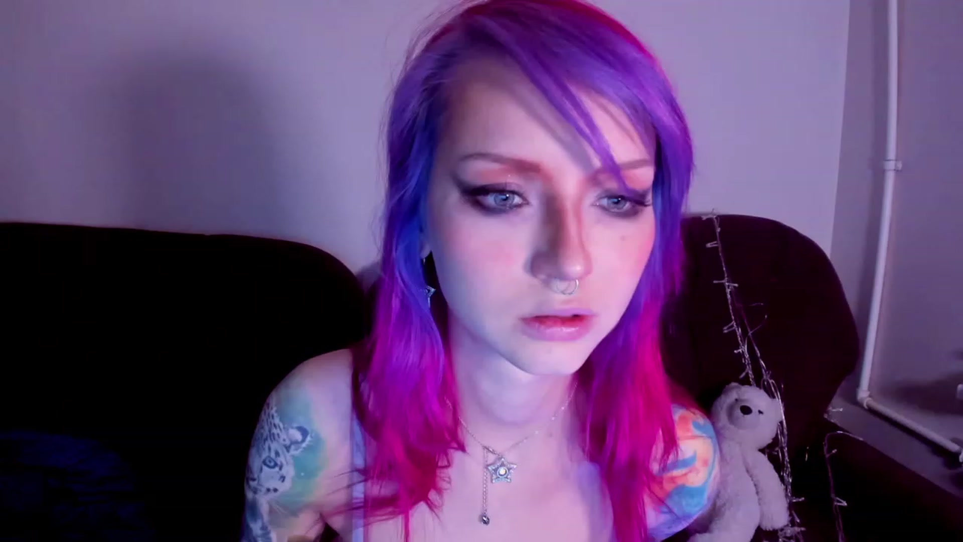 Gallery image thumbnail from LoreLaye1's myfreecams stream on, 11/27/2022, 03:40 image 10 of 20