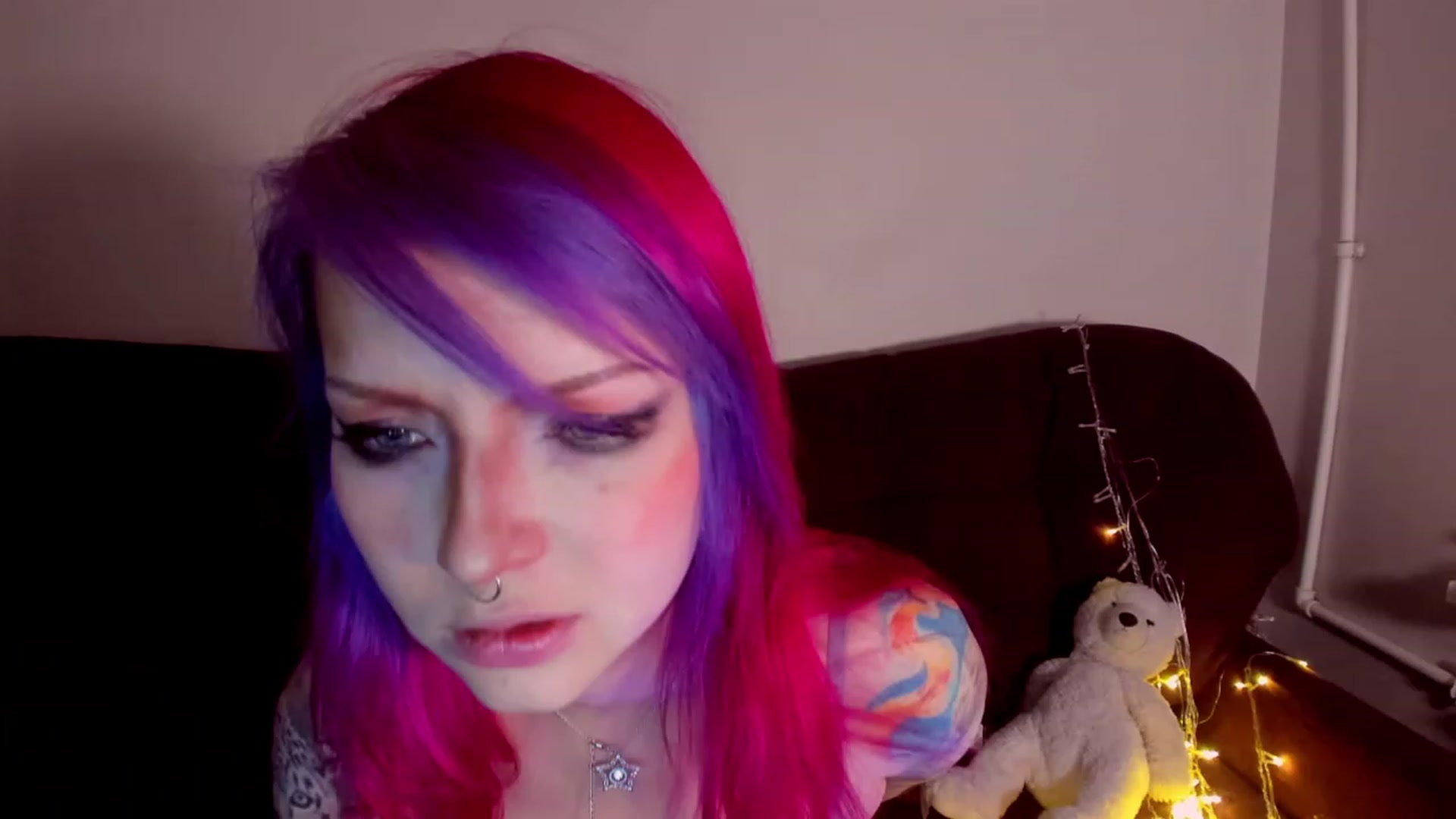 Gallery image thumbnail from LoreLaye1's myfreecams stream on, 11/27/2022, 03:40 image 9 of 20
