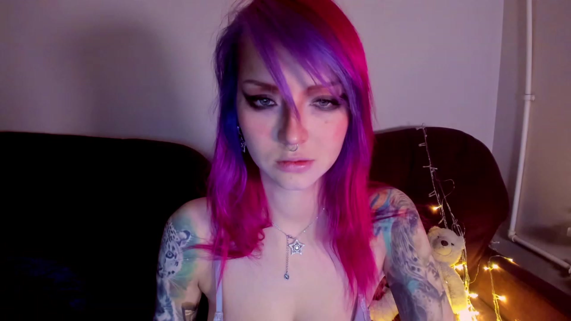 Gallery image thumbnail from LoreLaye1's myfreecams stream on, 11/27/2022, 03:40 image 7 of 20