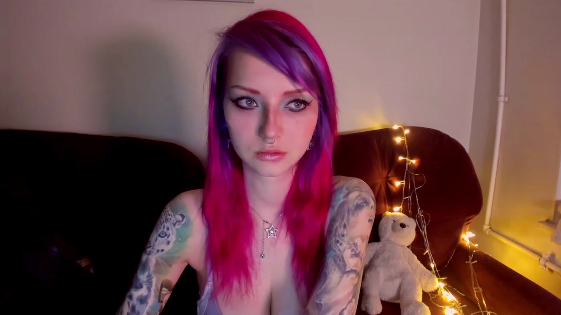 Gallery image thumbnail from LoreLaye1's myfreecams stream on, 11/27/2022, 10:55 image 1 of 20