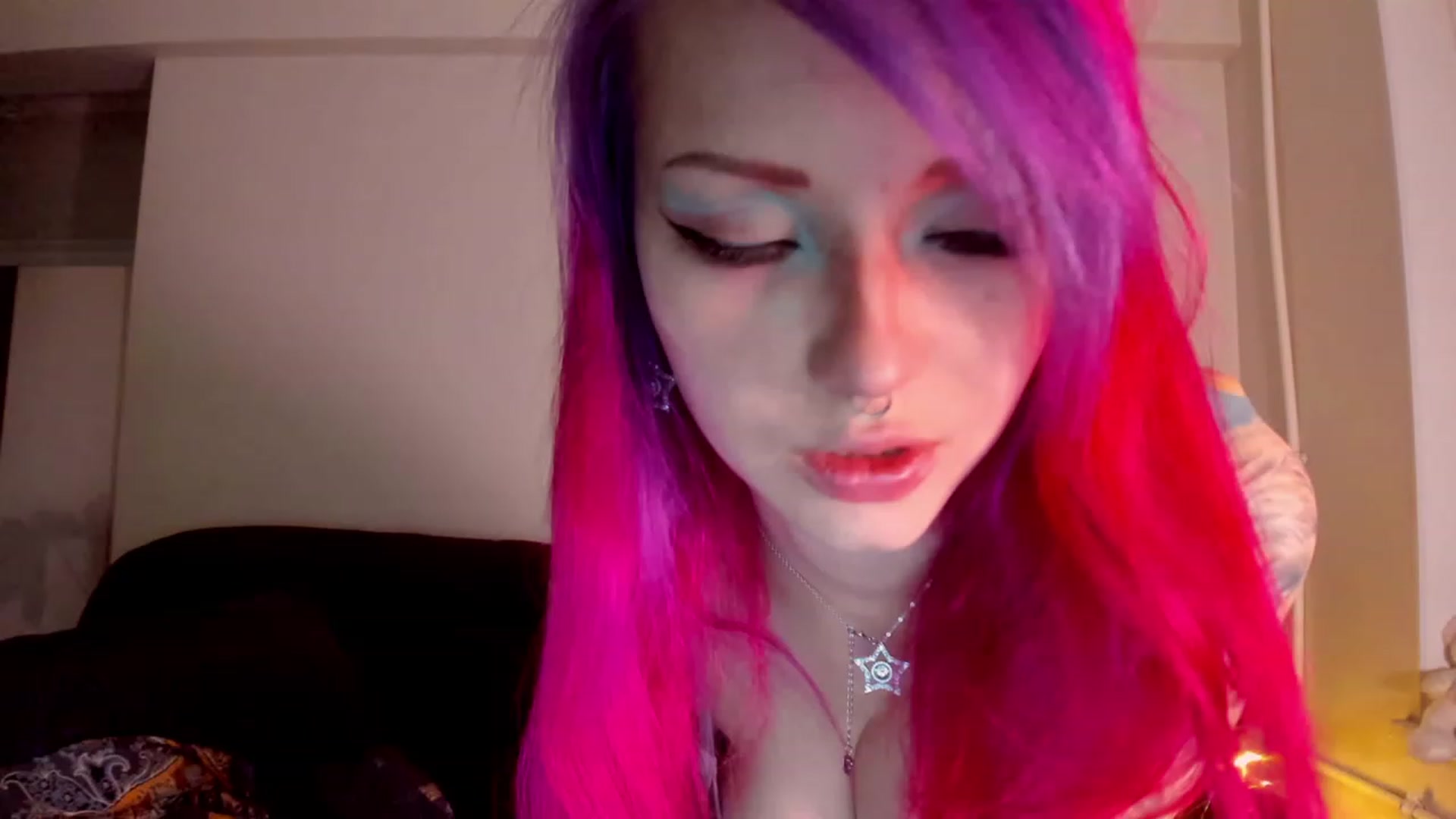 Gallery image thumbnail from LoreLaye1's myfreecams stream on, 11/27/2022, 10:55 image 17 of 20