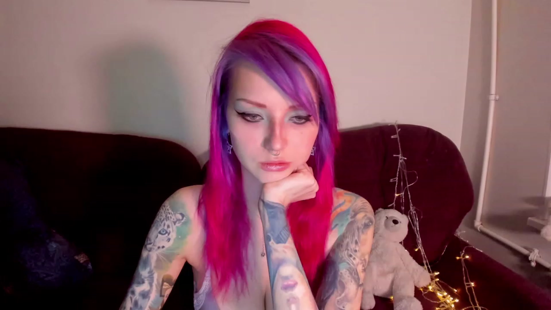 Gallery image thumbnail from LoreLaye1's myfreecams stream on, 11/27/2022, 10:55 image 2 of 20