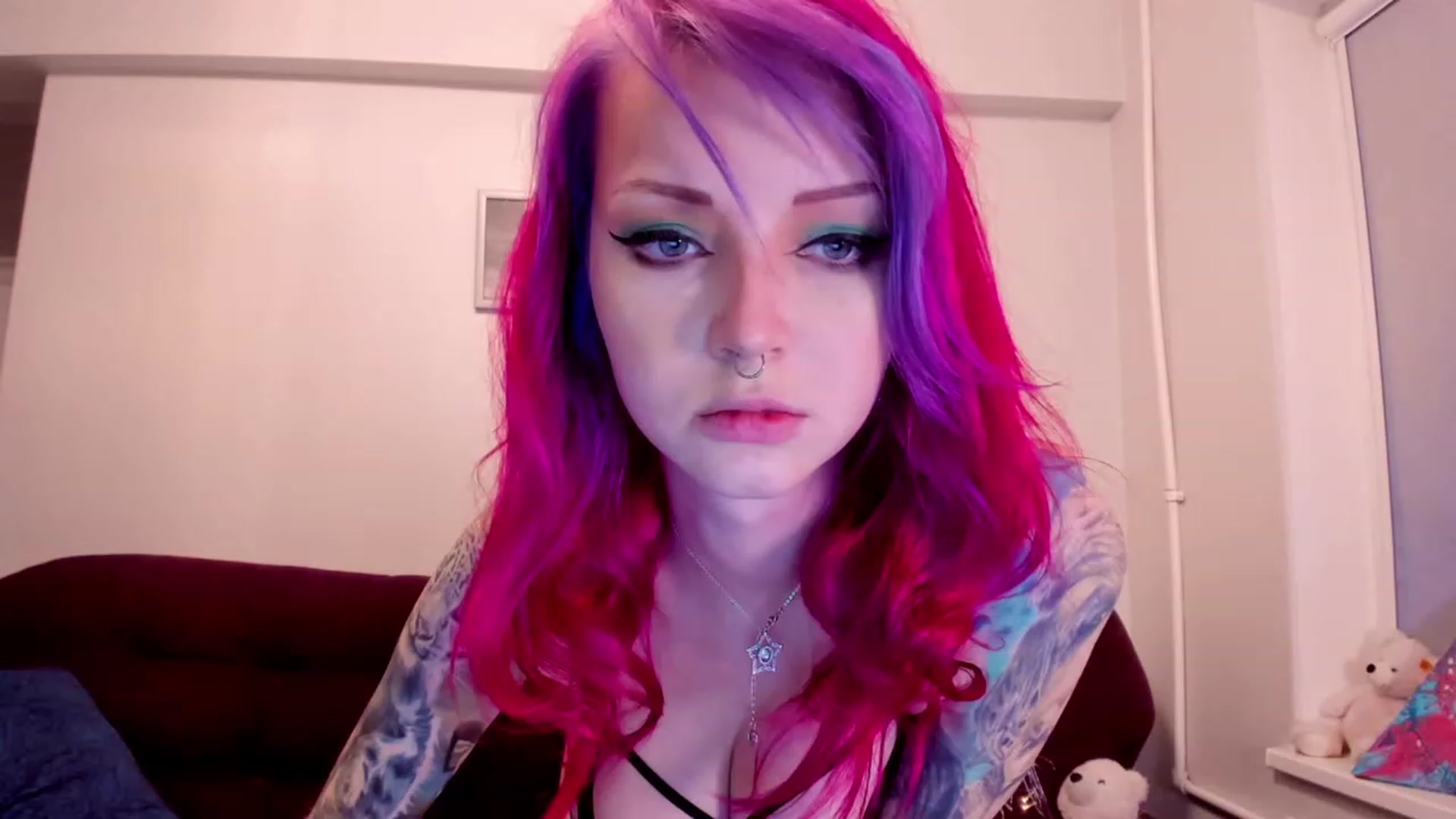 Gallery image thumbnail from LoreLaye1's myfreecams stream on, 11/28/2022, 09:33 image 16 of 20