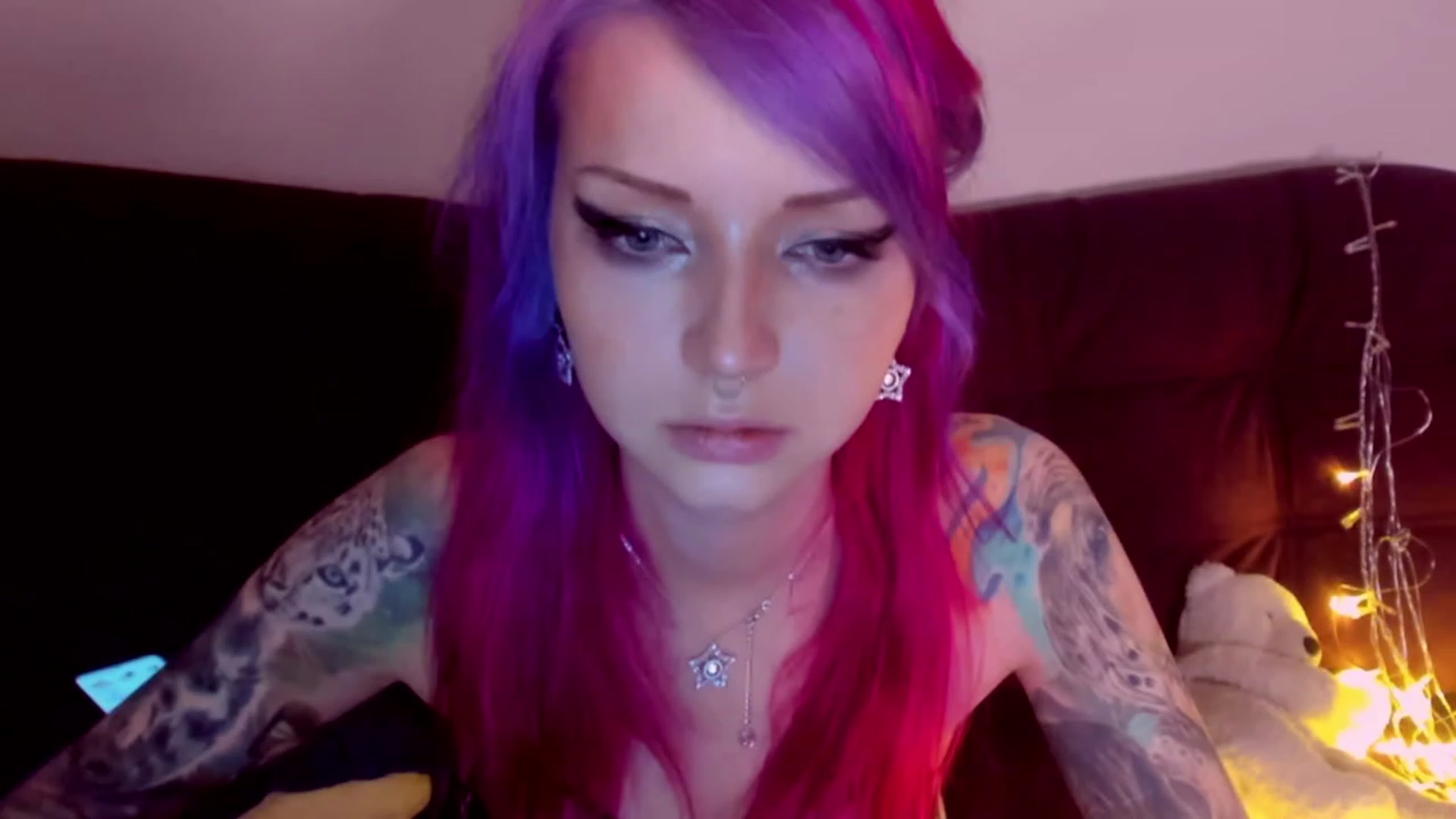Gallery image thumbnail from LoreLaye1's myfreecams stream on, 11/29/2022, 10:47 image 11 of 20