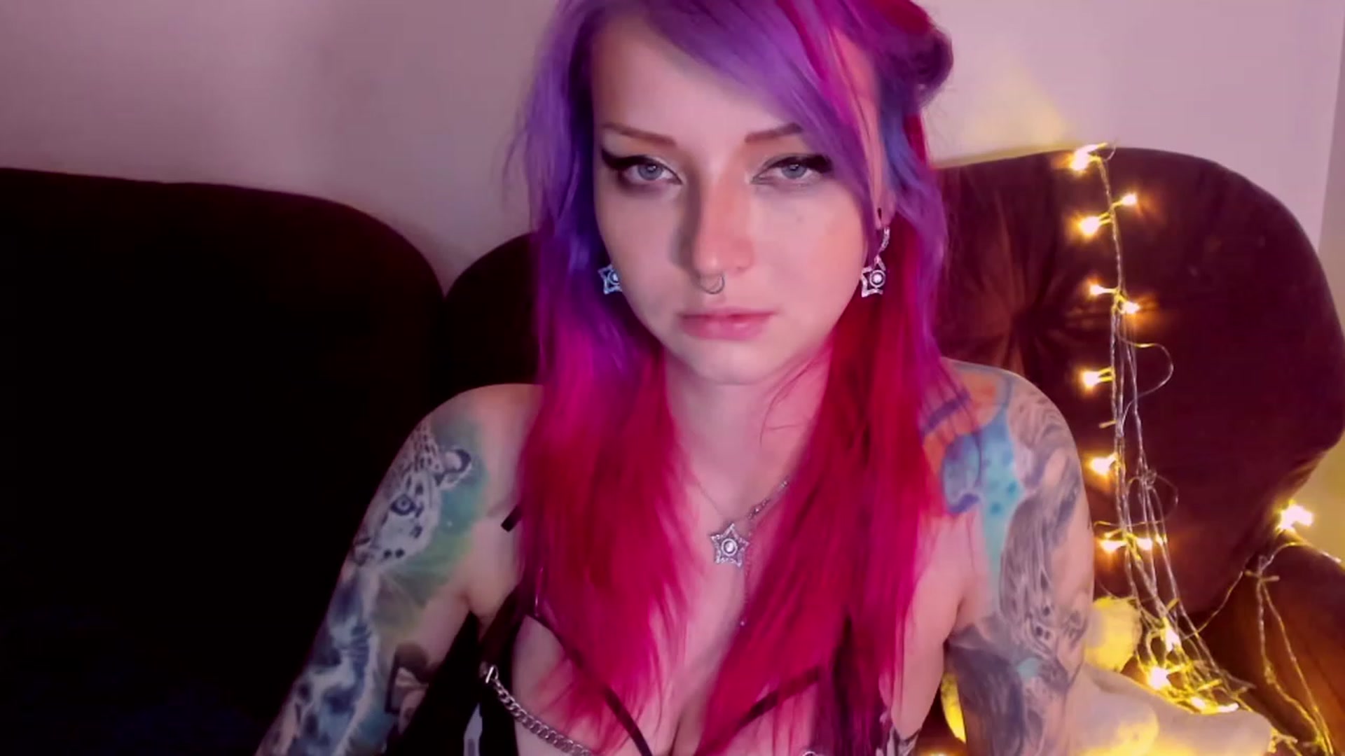 Gallery image thumbnail from LoreLaye1's myfreecams stream on, 11/29/2022, 10:47 image 9 of 20