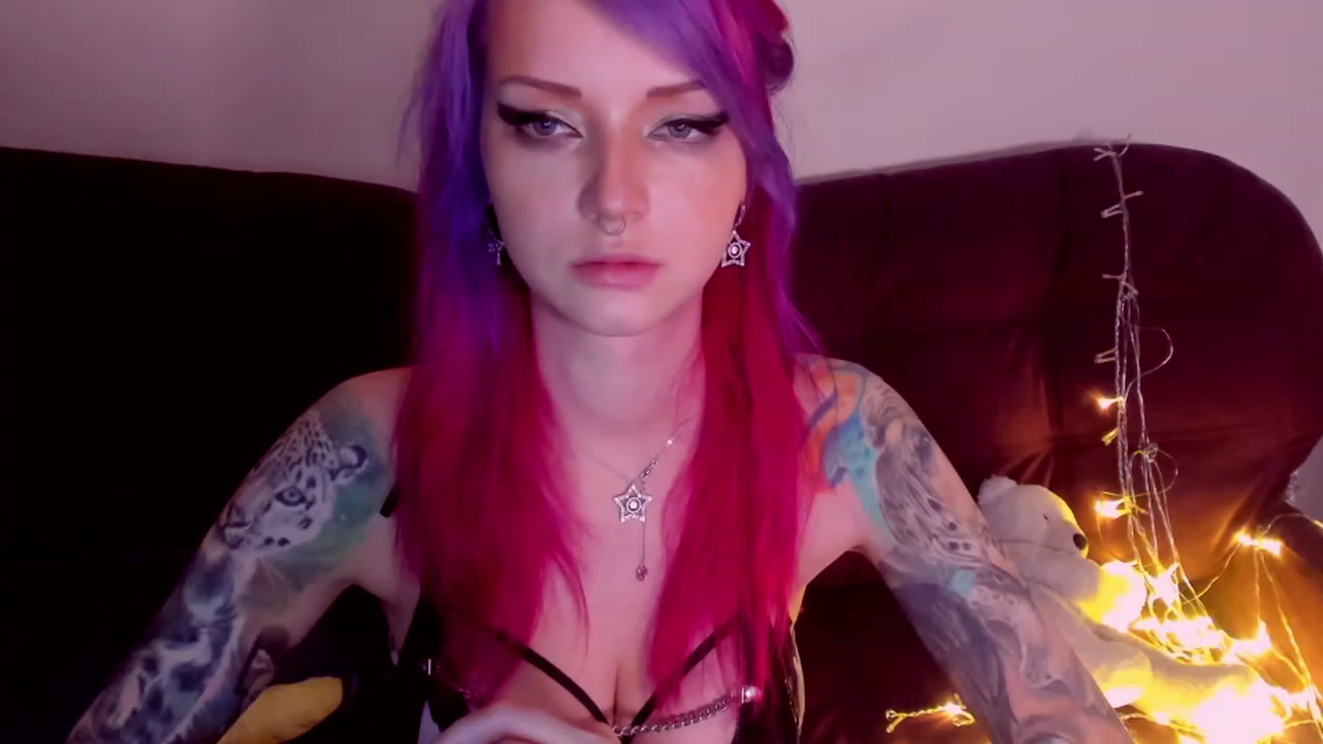 Gallery image thumbnail from LoreLaye1's myfreecams stream on, 11/29/2022, 10:47 image 12 of 20