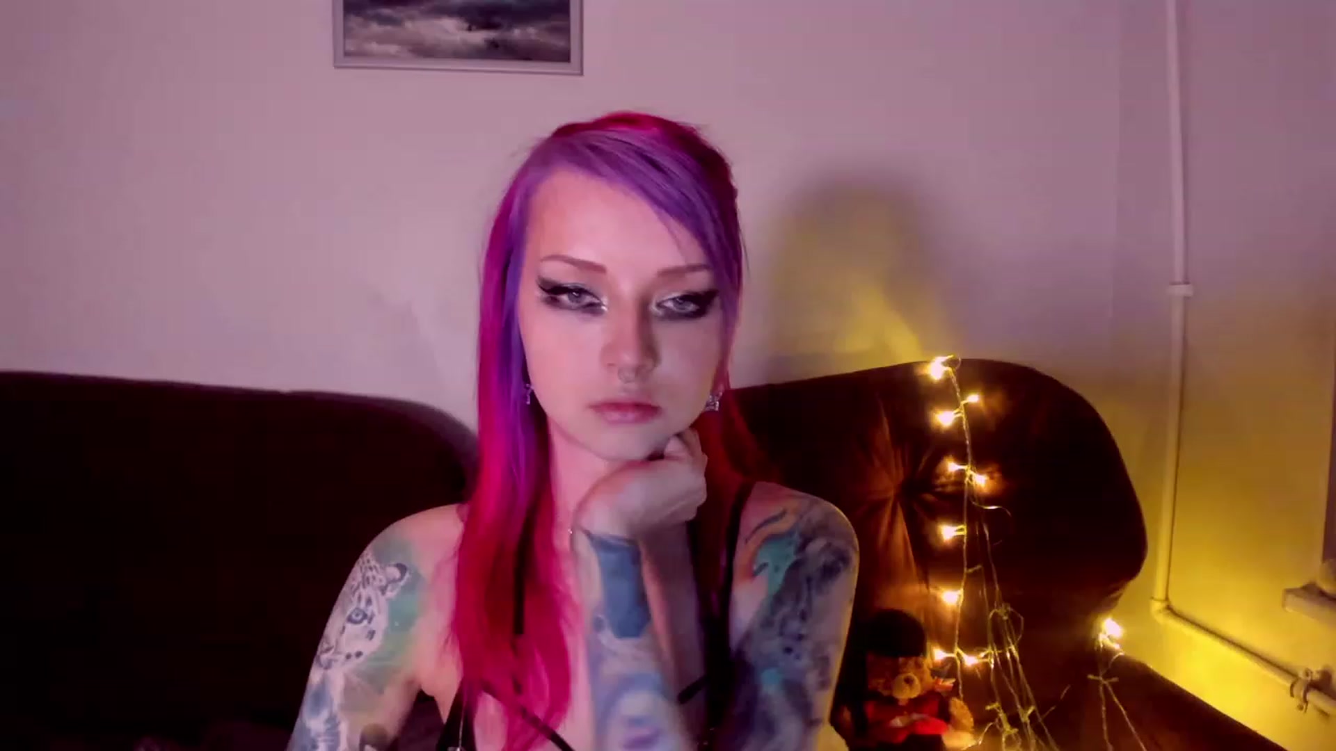 Gallery image thumbnail from LoreLaye1's myfreecams stream on, 11/29/2022, 16:49 image 12 of 20