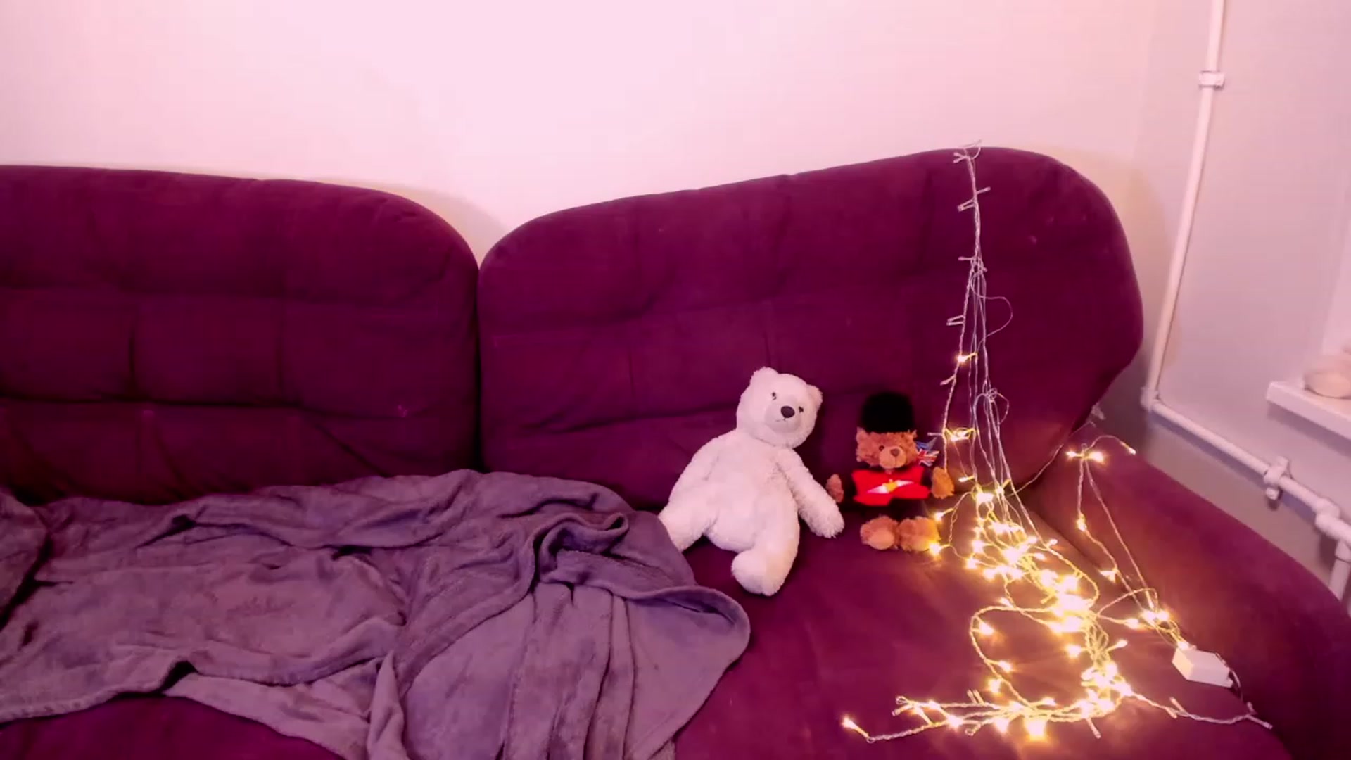 Gallery image thumbnail from LoreLaye1's myfreecams stream on, 11/29/2022, 16:49 image 19 of 20