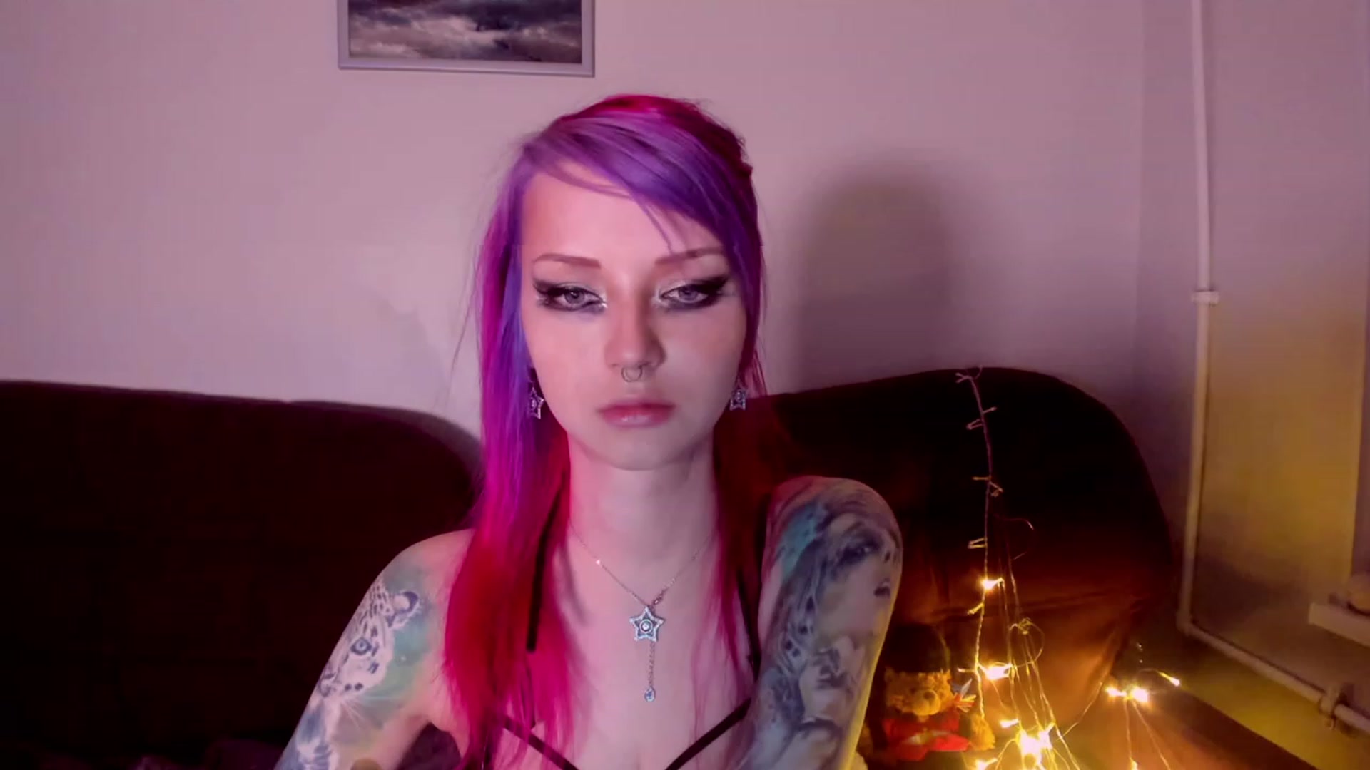 Gallery image thumbnail from LoreLaye1's myfreecams stream on, 11/29/2022, 16:49 image 10 of 20