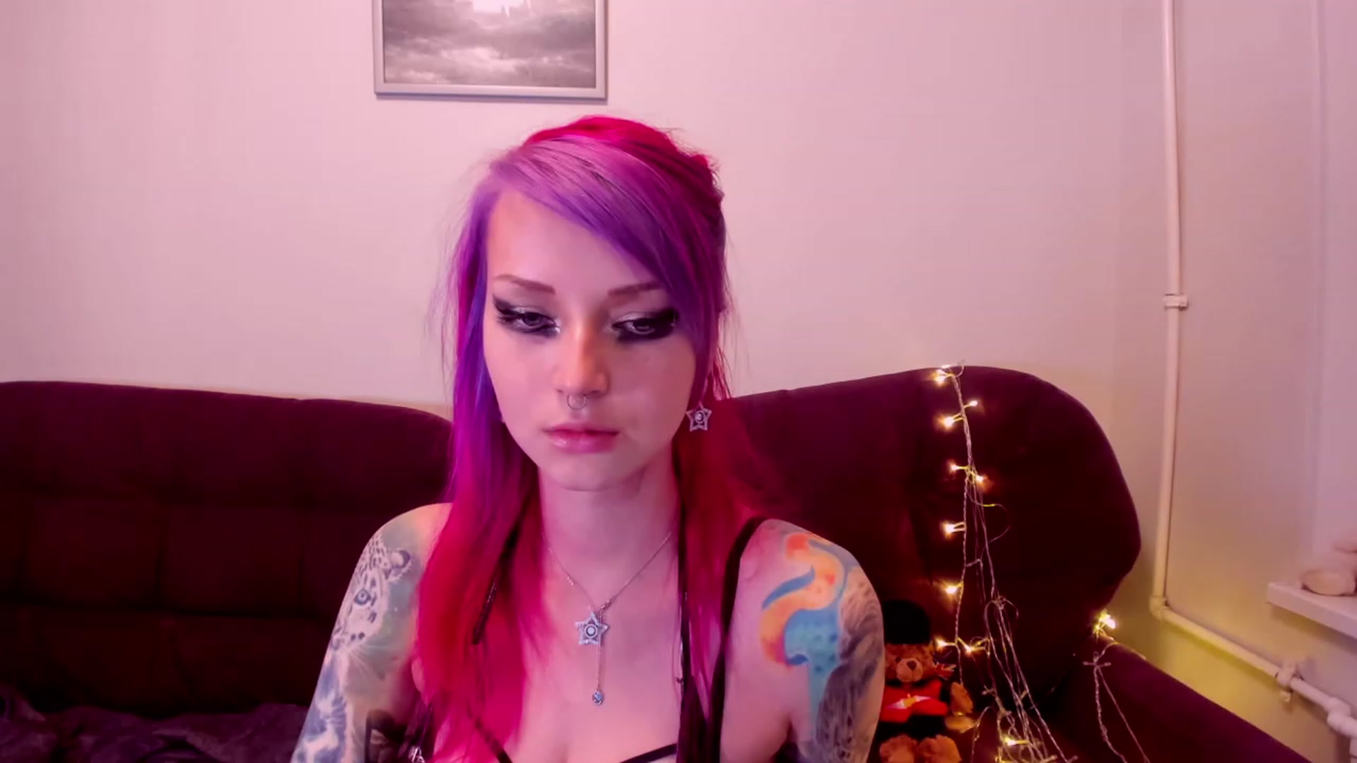 Gallery image thumbnail from LoreLaye1's myfreecams stream on, 11/29/2022, 16:49 image 14 of 20