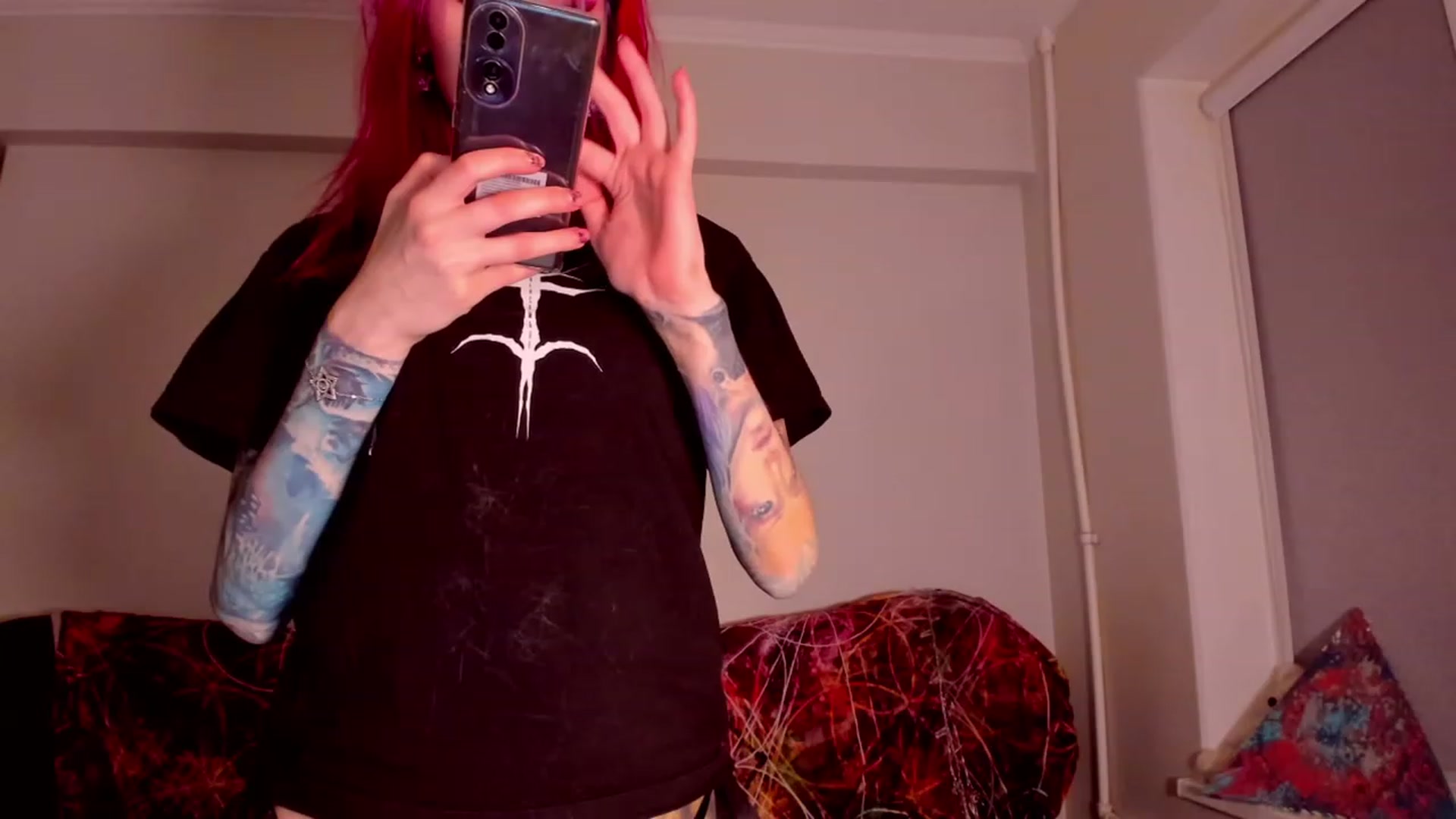 Gallery image thumbnail from LoreLaye1's myfreecams stream on, 12/05/2022, 13:54 image 7 of 20