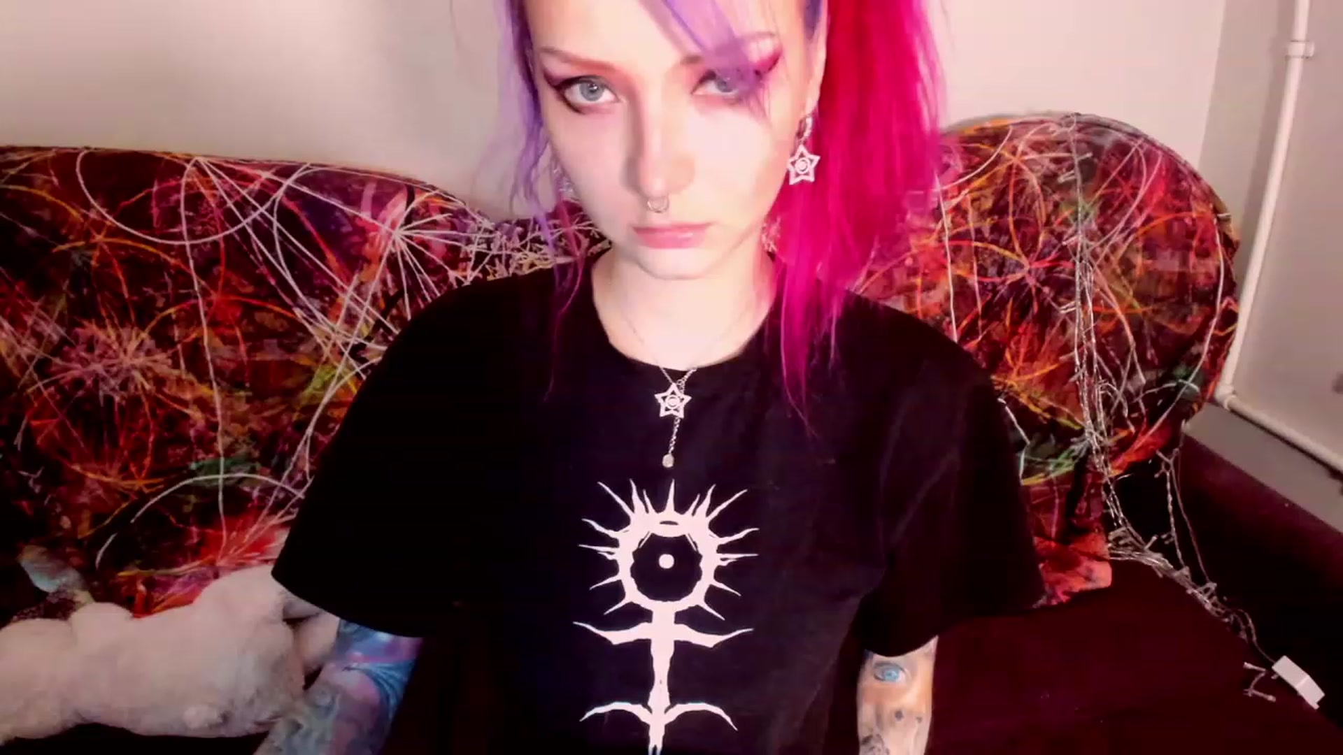 Gallery image thumbnail from LoreLaye1's myfreecams stream on, 12/05/2022, 13:54 image 15 of 20