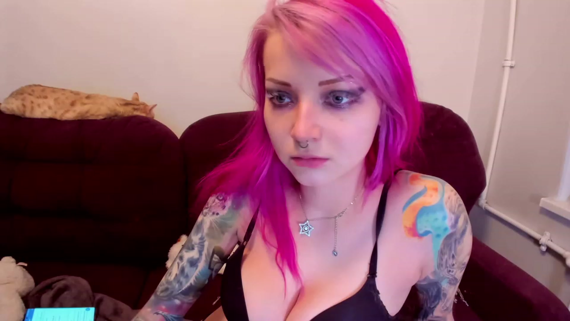 Gallery image thumbnail from LoreLaye1's myfreecams stream on, 01/01/2023, 14:12 image 16 of 20