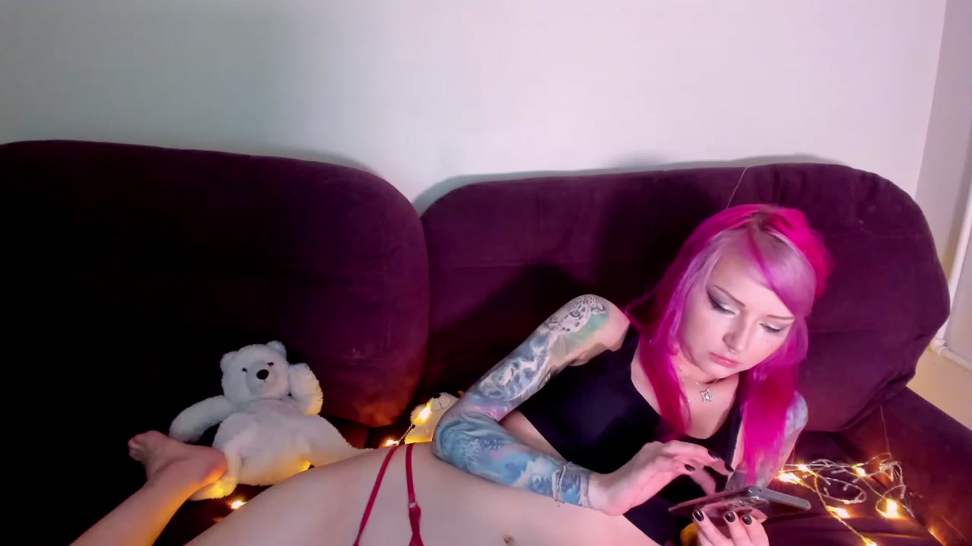 Gallery image thumbnail from LoreLaye1's myfreecams stream on, 01/02/2023, 11:13 image 10 of 20