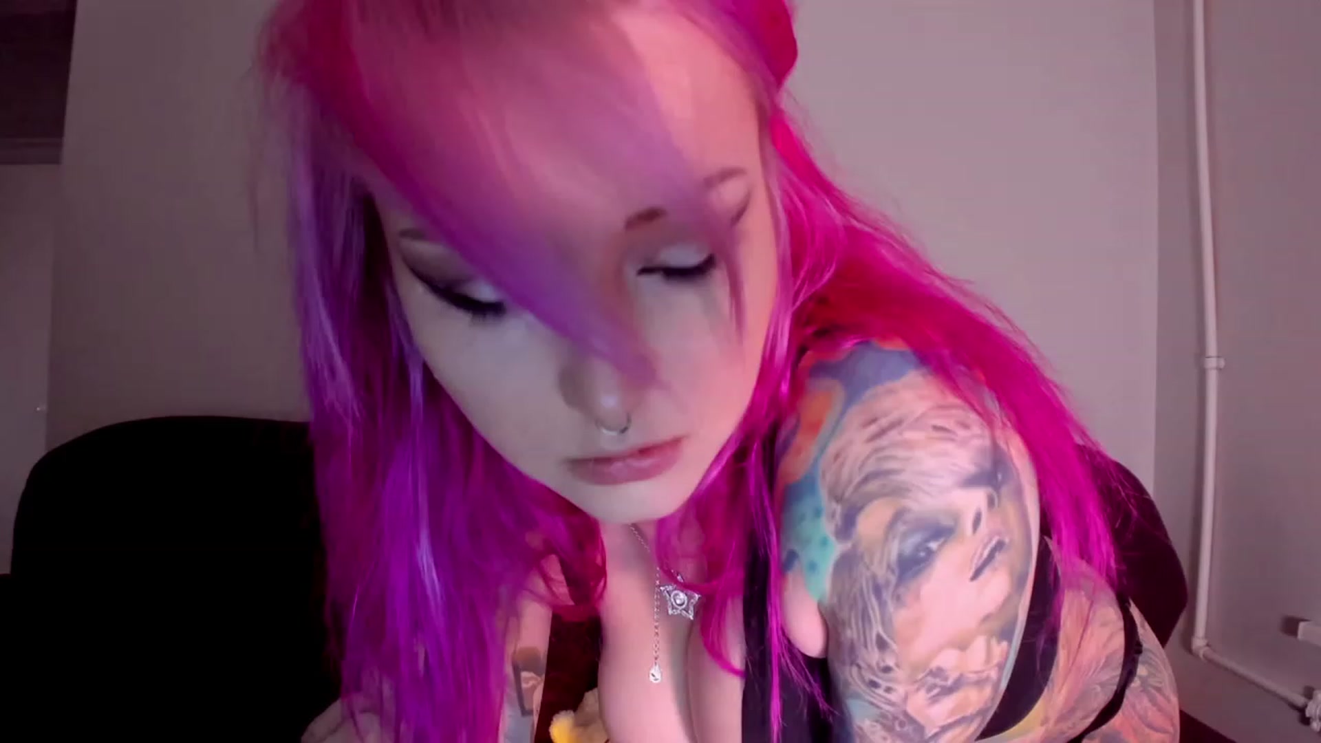 Gallery image thumbnail from LoreLaye1's myfreecams stream on, 01/02/2023, 12:18 image 1 of 20