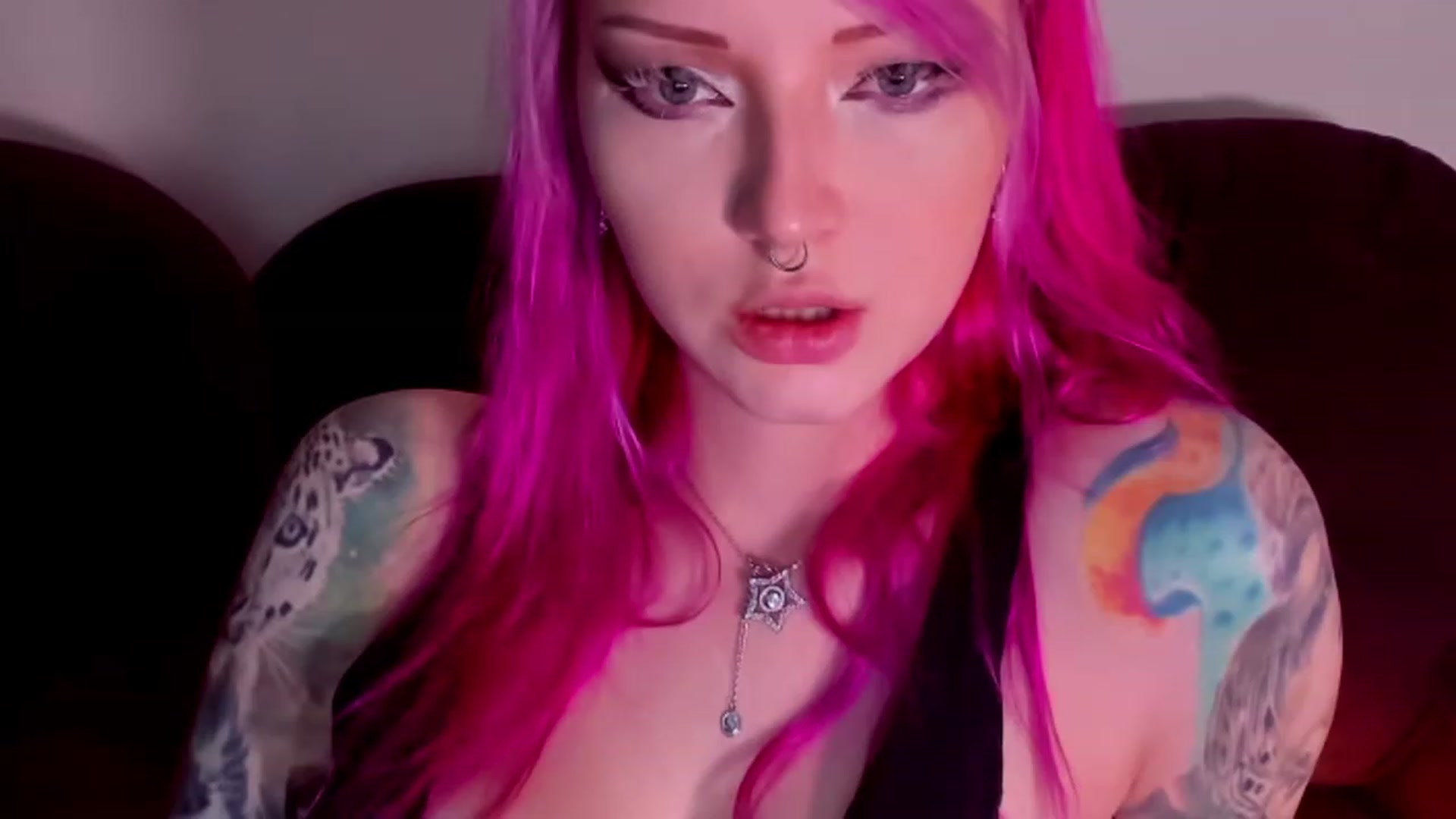 Gallery image thumbnail from LoreLaye1's myfreecams stream on, 01/02/2023, 12:18 image 12 of 20