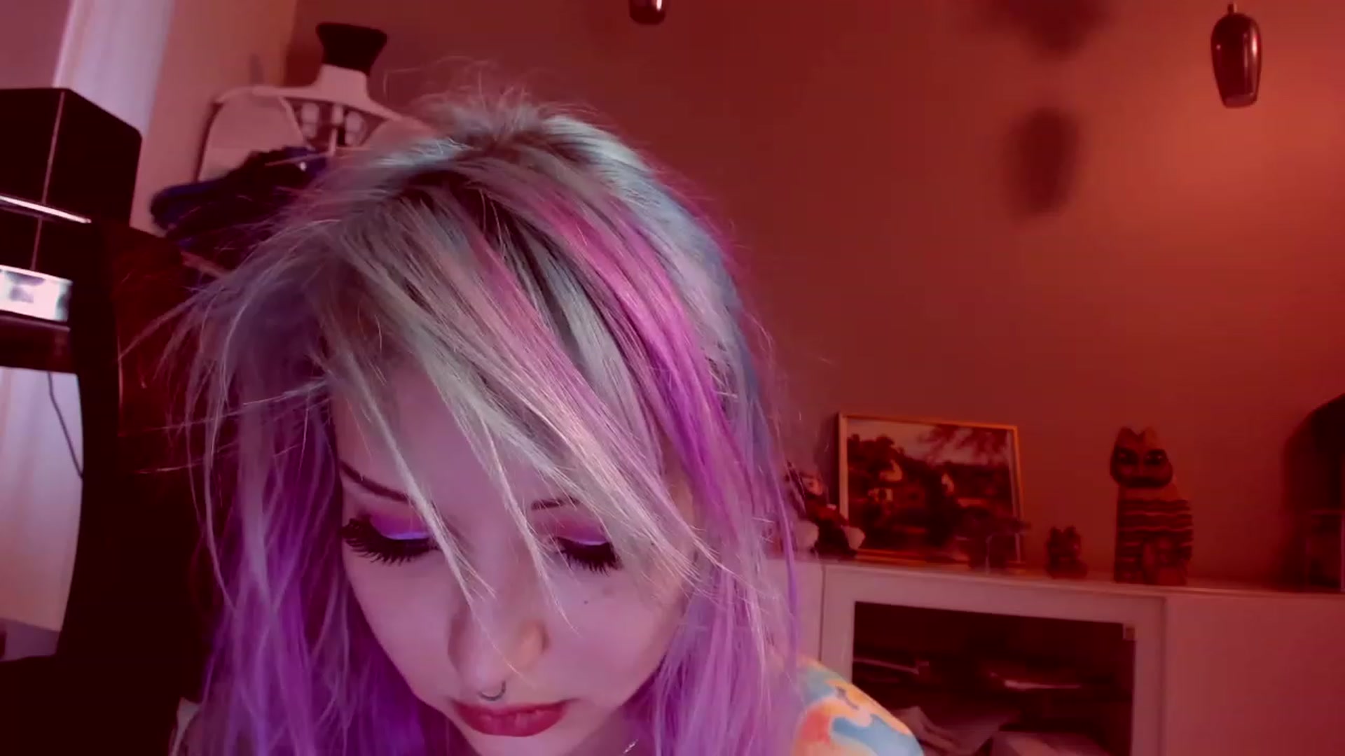 Gallery image thumbnail from LoreLaye1's myfreecams stream on, 03/26/2023, 14:27 image 12 of 20