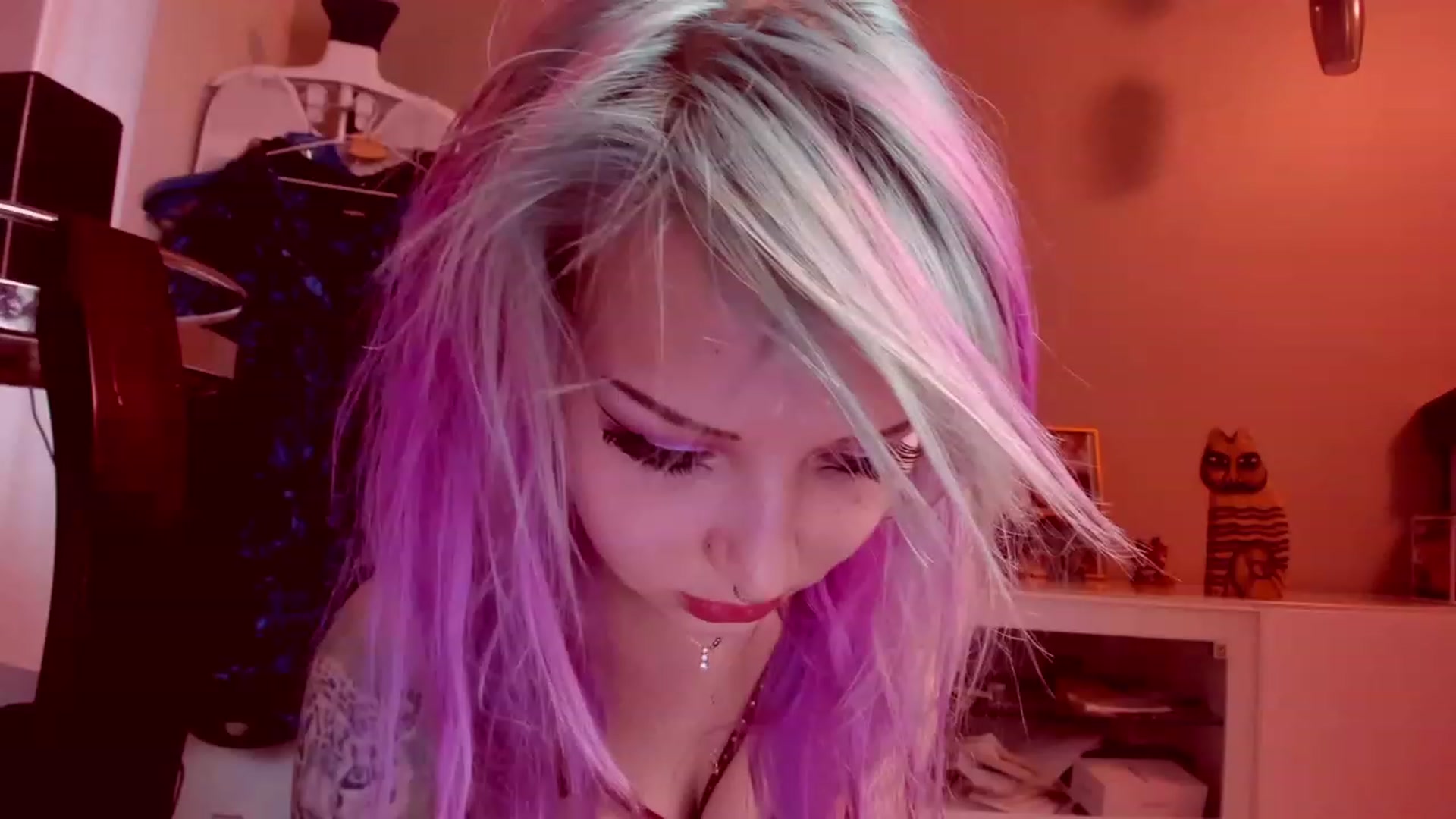 Gallery image thumbnail from LoreLaye1's myfreecams stream on, 03/26/2023, 14:27 image 14 of 20