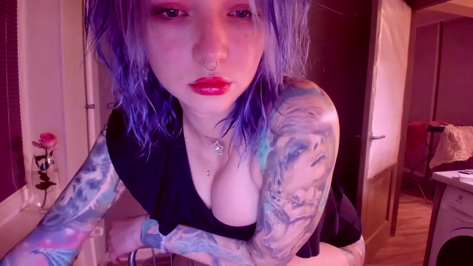 Gallery image thumbnail from LoreLaye1's myfreecams stream on, 11/26/2023, 16:02 image 6 of 20