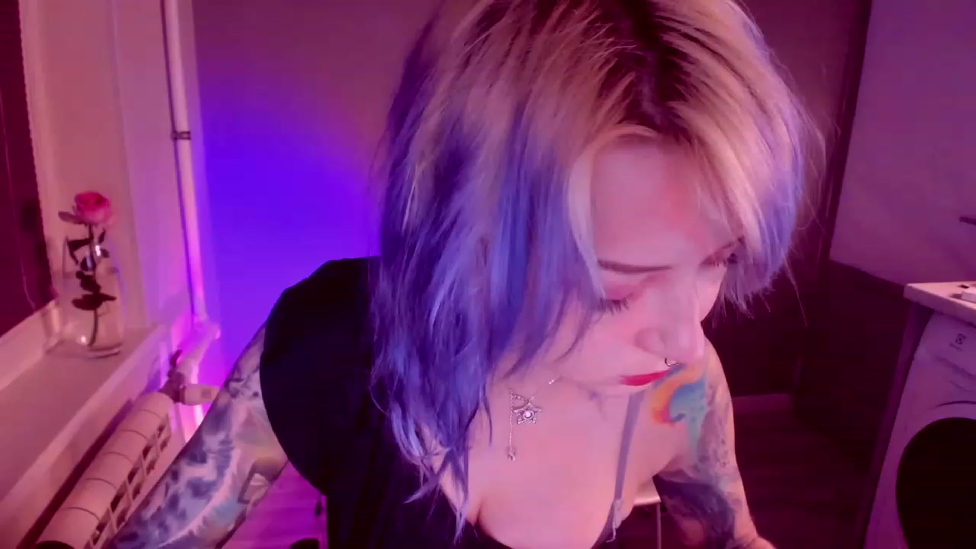 Gallery image thumbnail from LoreLaye1's myfreecams stream on, 11/26/2023, 17:17 image 5 of 20