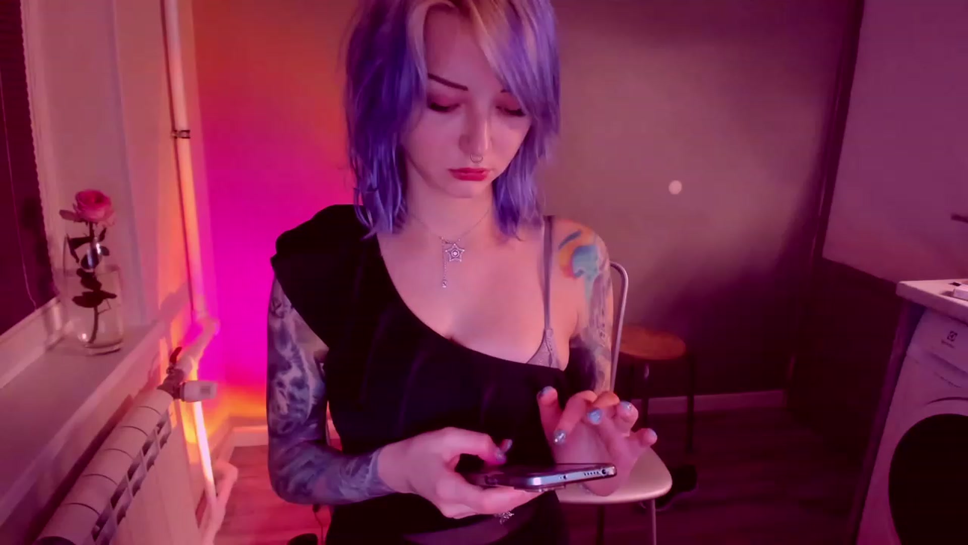 Gallery image thumbnail from LoreLaye1's myfreecams stream on, 11/26/2023, 17:17 image 6 of 20