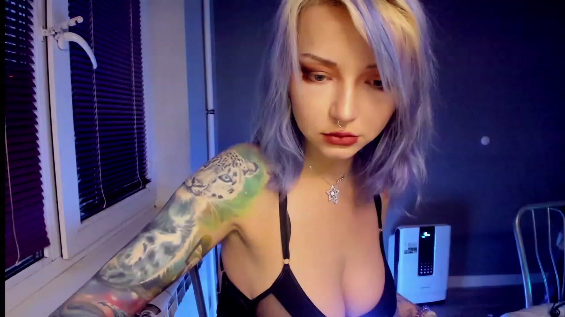 Gallery image thumbnail from LoreLaye1's myfreecams stream on, 12/13/2023, 13:08 image 7 of 20