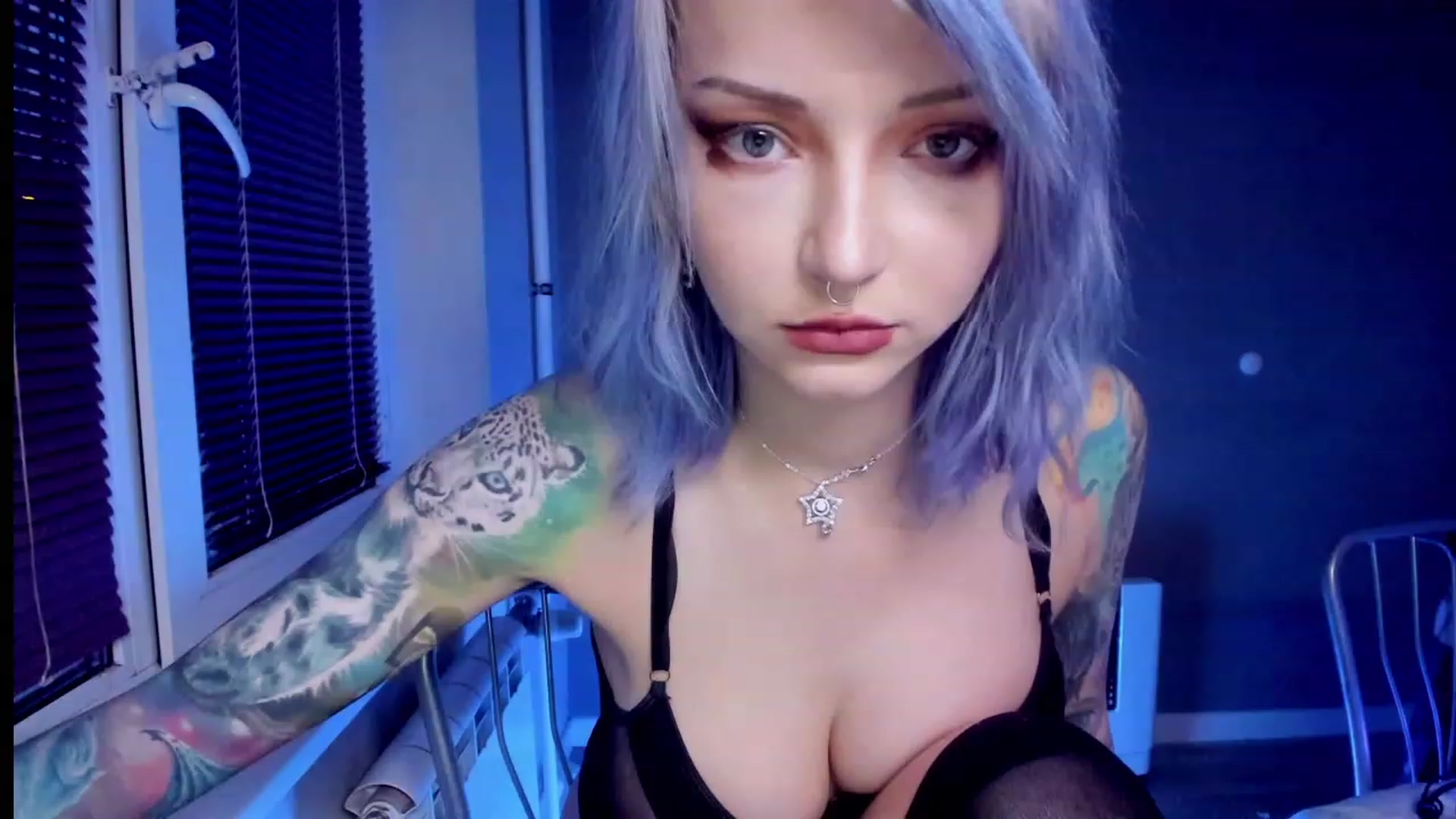 Gallery image thumbnail from LoreLaye1's myfreecams stream on, 12/13/2023, 13:08 image 14 of 20