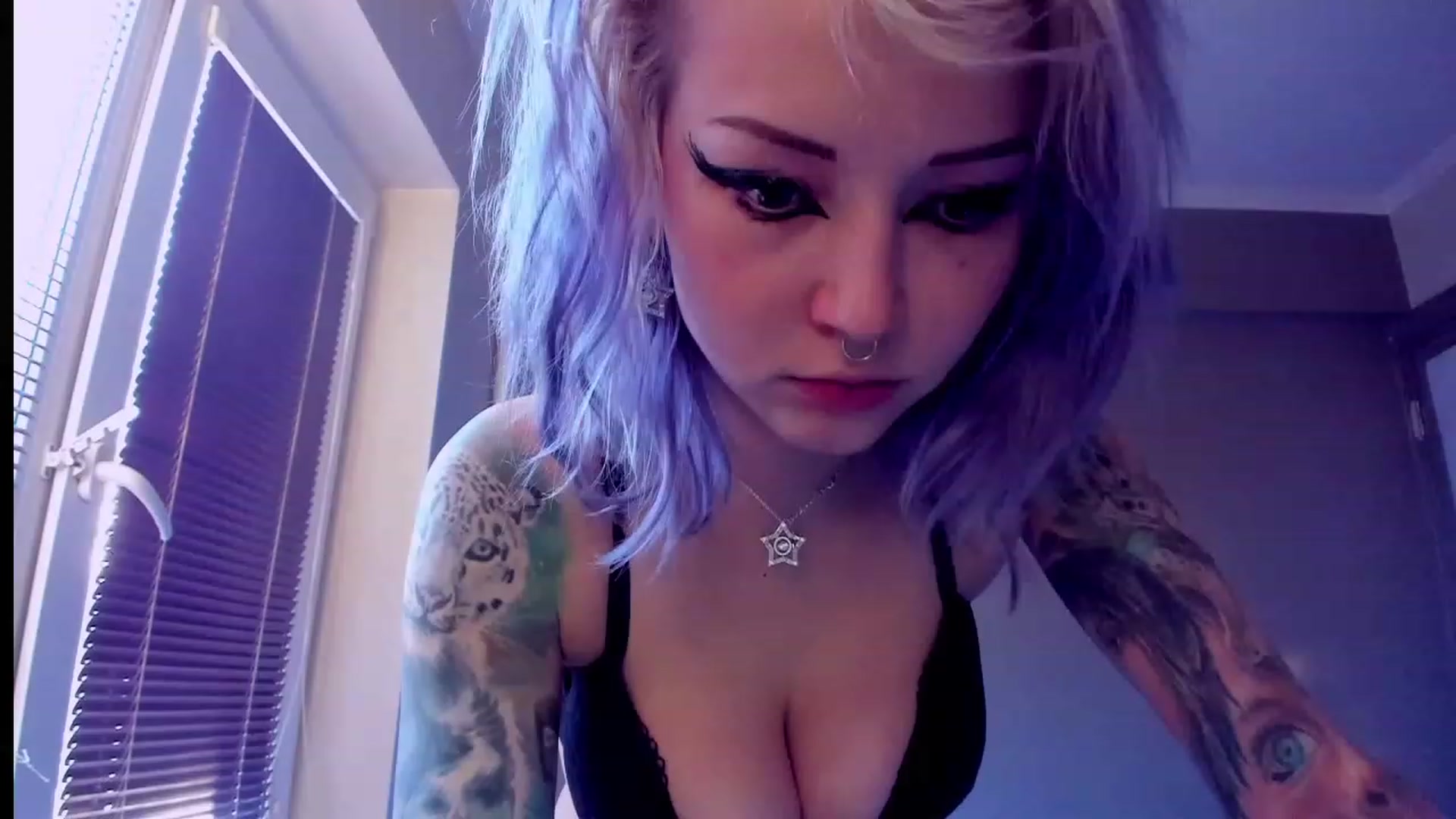 Gallery image thumbnail from LoreLaye1's myfreecams stream on, 12/17/2023, 10:59 image 20 of 20
