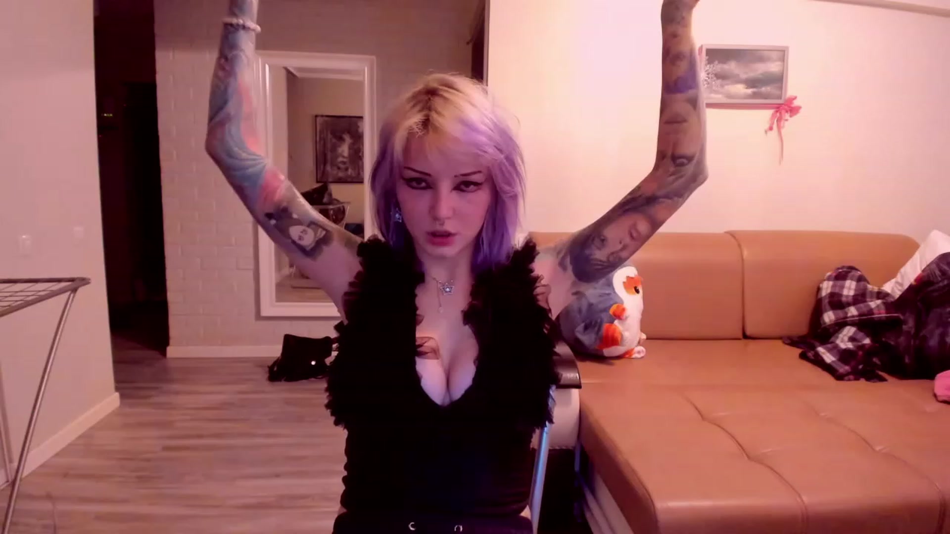 Gallery image thumbnail from LoreLaye1's myfreecams stream on, 12/23/2023, 13:40 image 20 of 20