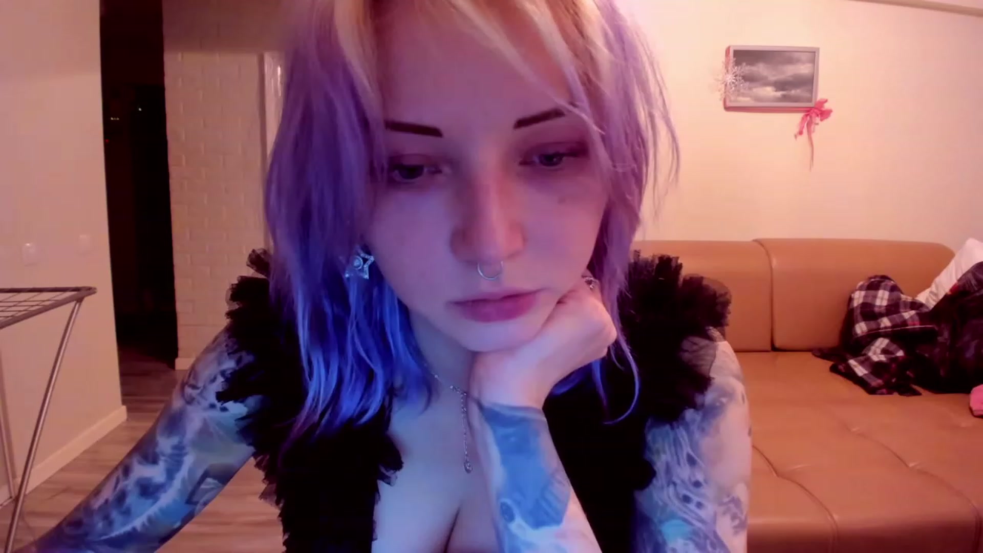 Gallery image thumbnail from LoreLaye1's myfreecams stream on, 12/23/2023, 13:40 image 4 of 20