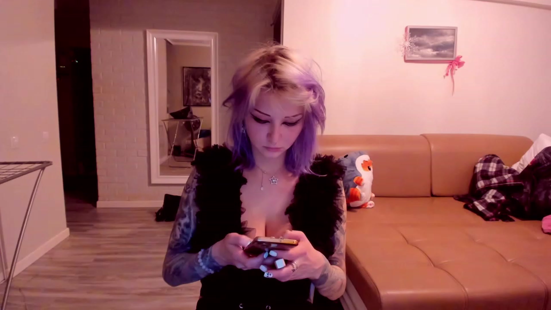 Gallery image thumbnail from LoreLaye1's myfreecams stream on, 12/23/2023, 13:40 image 18 of 20