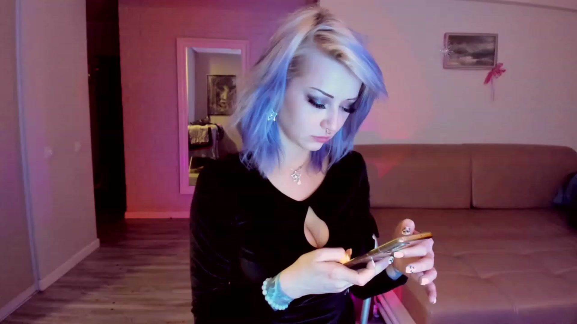 Gallery image thumbnail from LoreLaye1's myfreecams stream on, 12/24/2023, 21:30 image 8 of 20