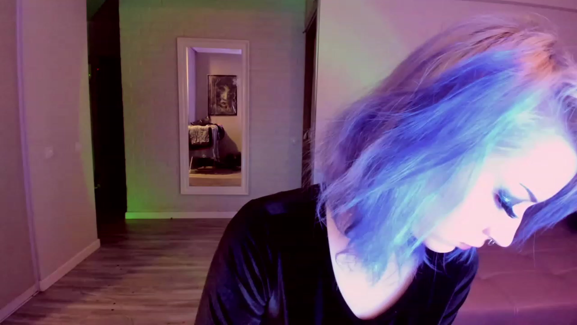 Gallery image thumbnail from LoreLaye1's myfreecams stream on, 12/24/2023, 21:30 image 14 of 20