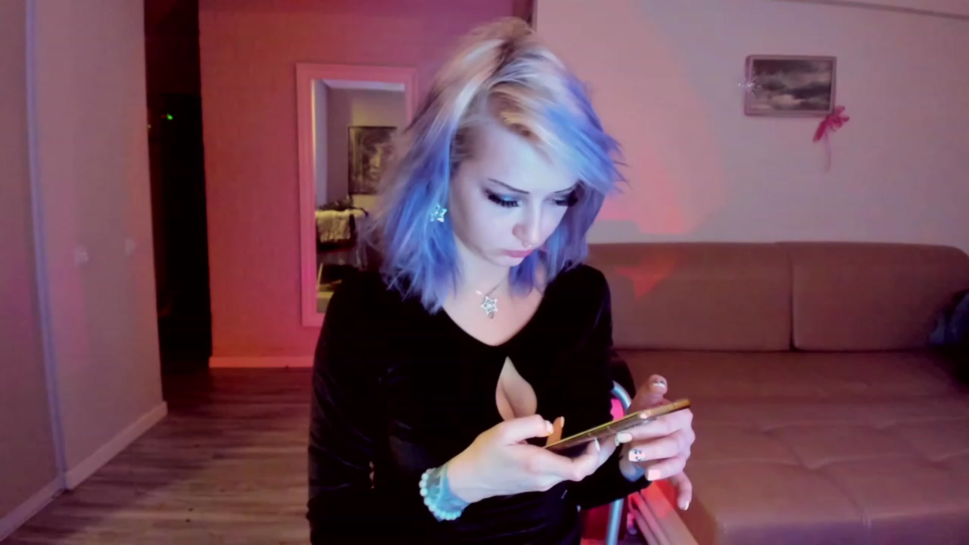 Gallery image thumbnail from LoreLaye1's myfreecams stream on, 12/24/2023, 21:30 image 12 of 20